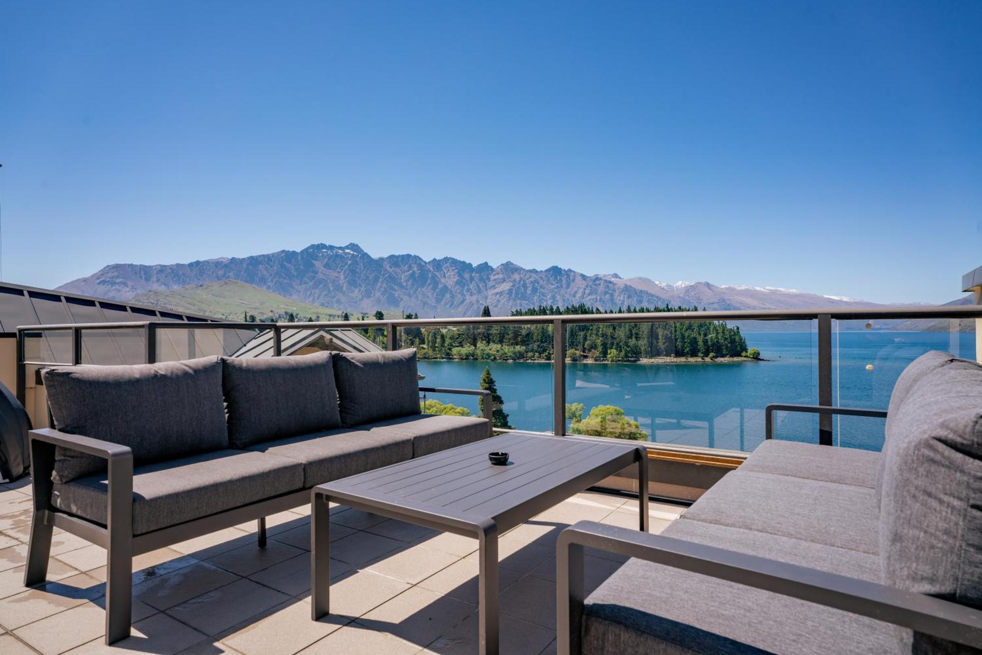 Luxury 6-bedroom Penthouse - The Beacon With 3 Spas * Queenstown