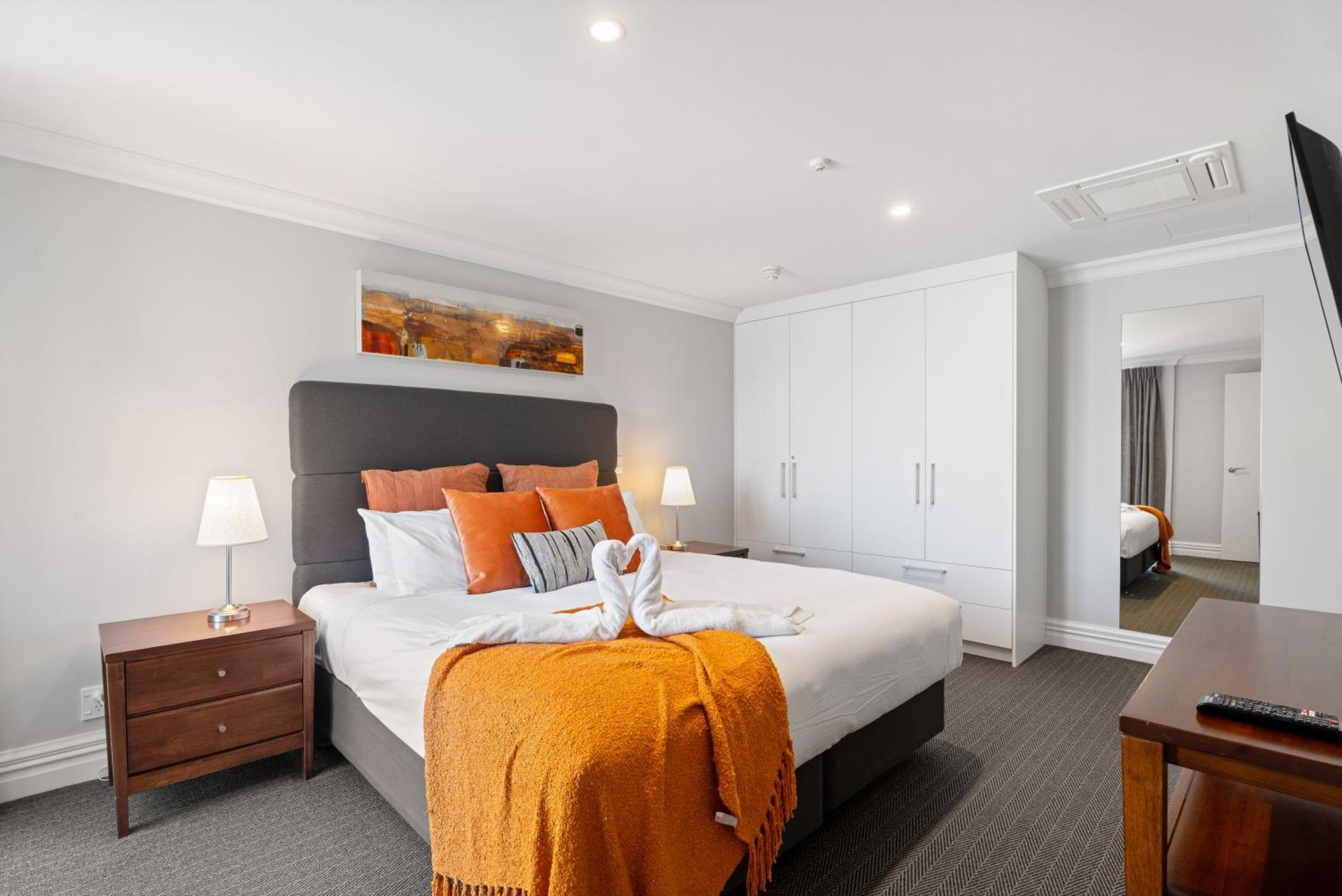 Luxury 6-bedroom Penthouse - The Beacon With 3 Spas Apartment Queenstown