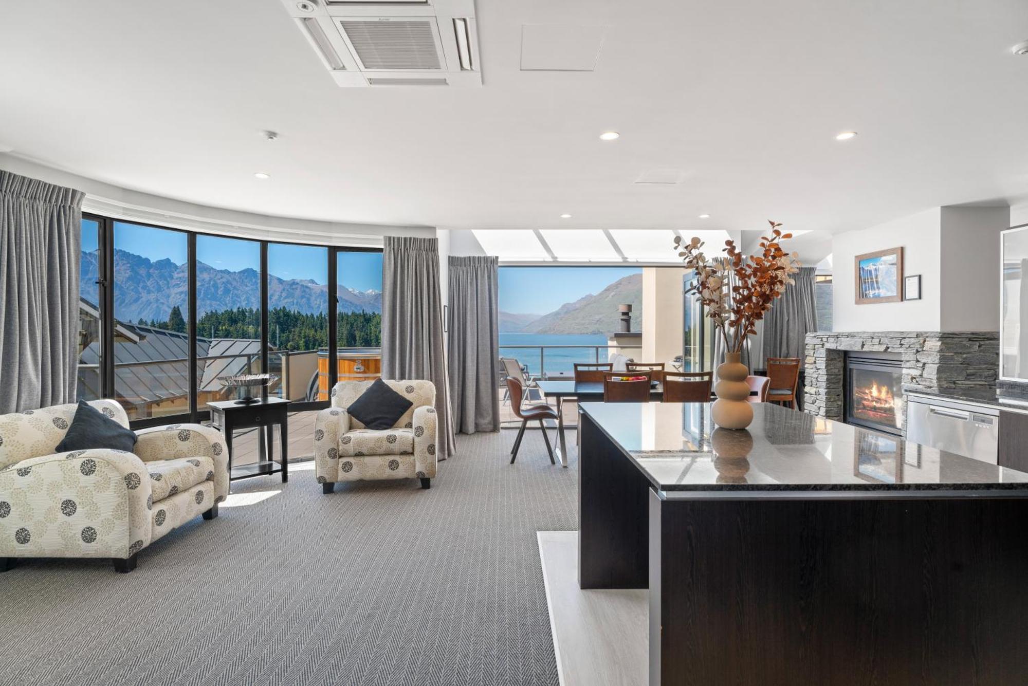 Luxury 6-bedroom Penthouse - The Beacon With 3 Spas *