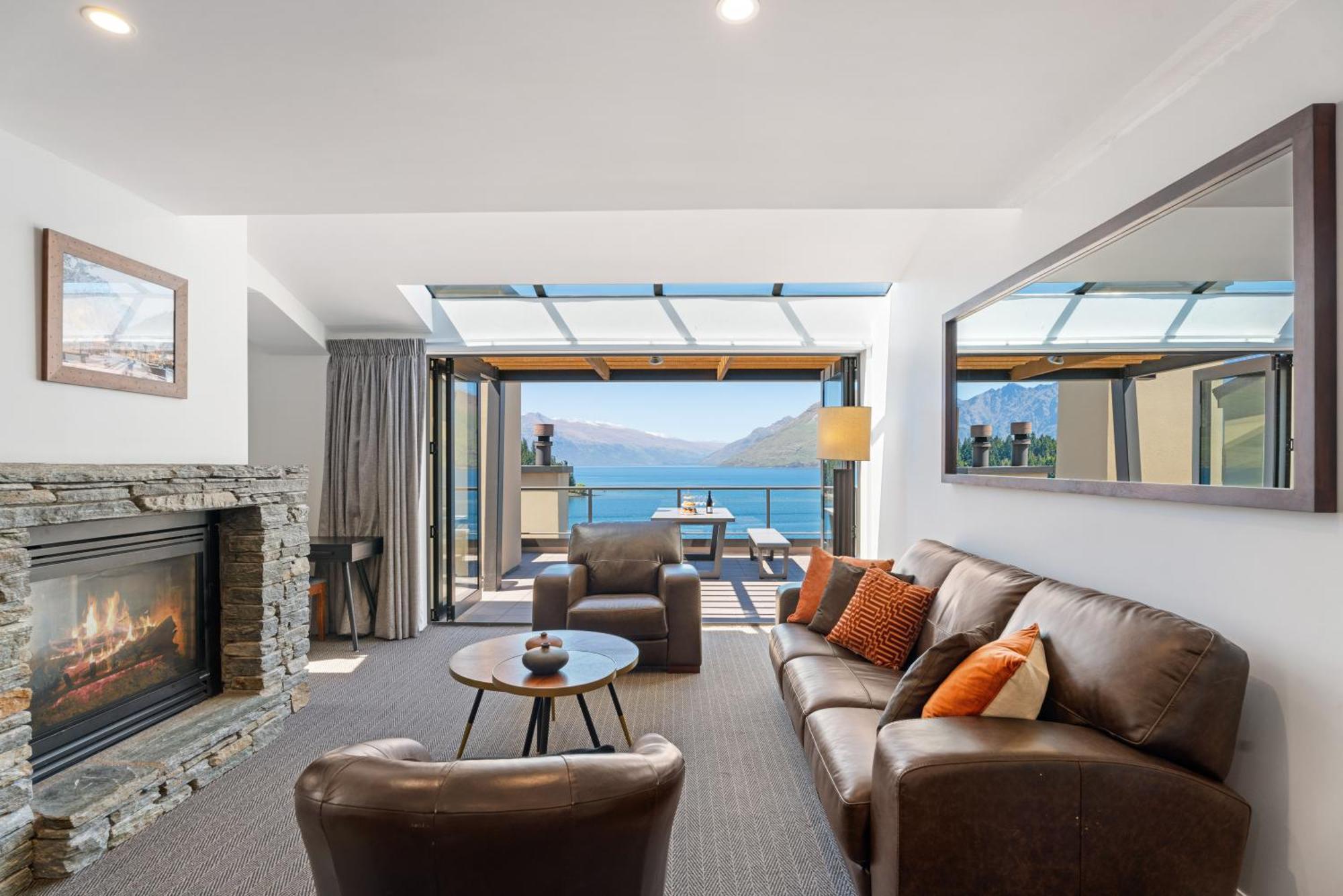 Luxury 6-bedroom Penthouse - The Beacon With 3 Spas * Queenstown