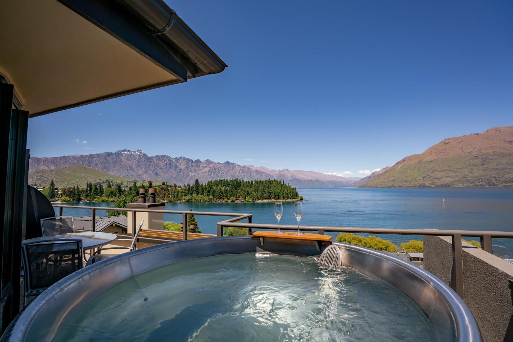 Luxury 6-bedroom Penthouse - The Beacon With 3 Spas Apartment *