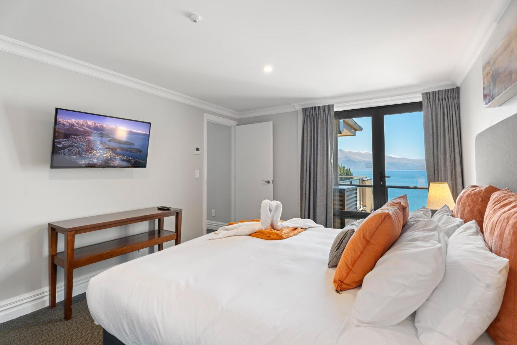 Luxury 6-bedroom Penthouse - The Beacon With 3 Spas *