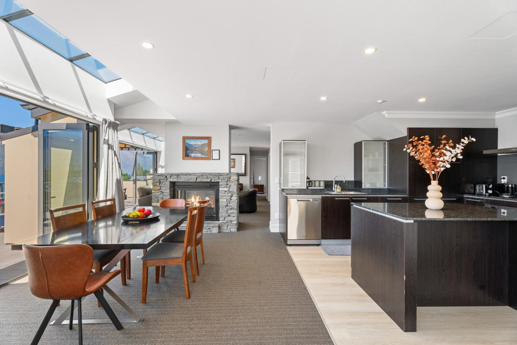 Luxury 6-bedroom Penthouse - The Beacon With 3 Spas *