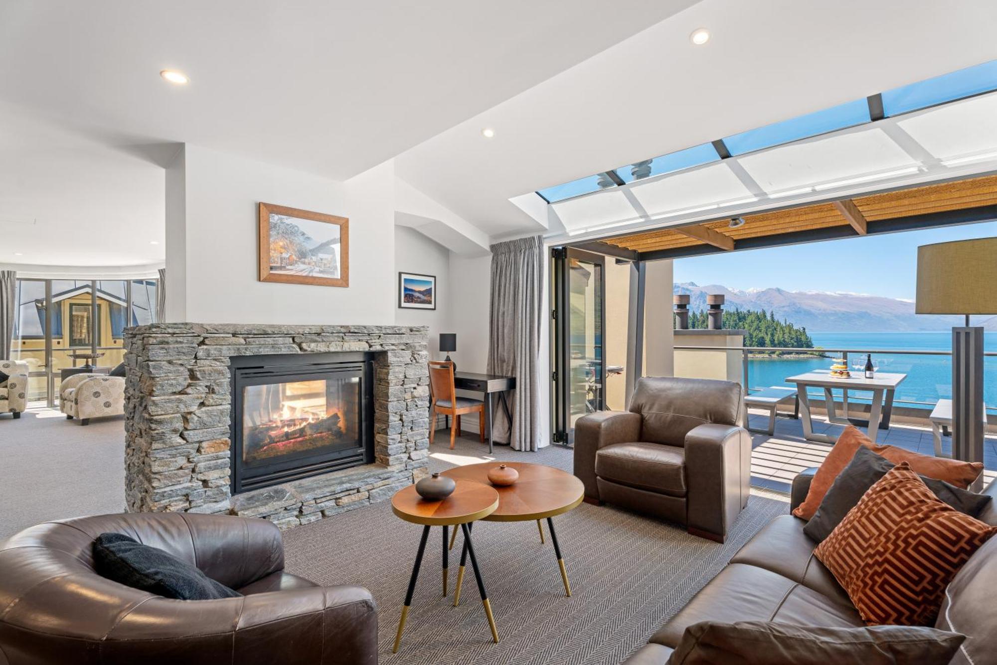Luxury 6-bedroom Penthouse - The Beacon With 3 Spas Queenstown