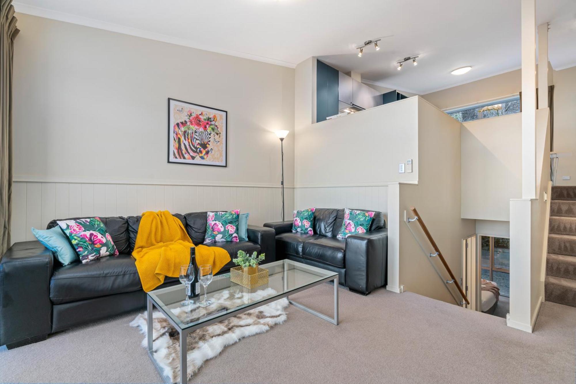 2-bedroom With & Mountain View - Beechwood Apartment *