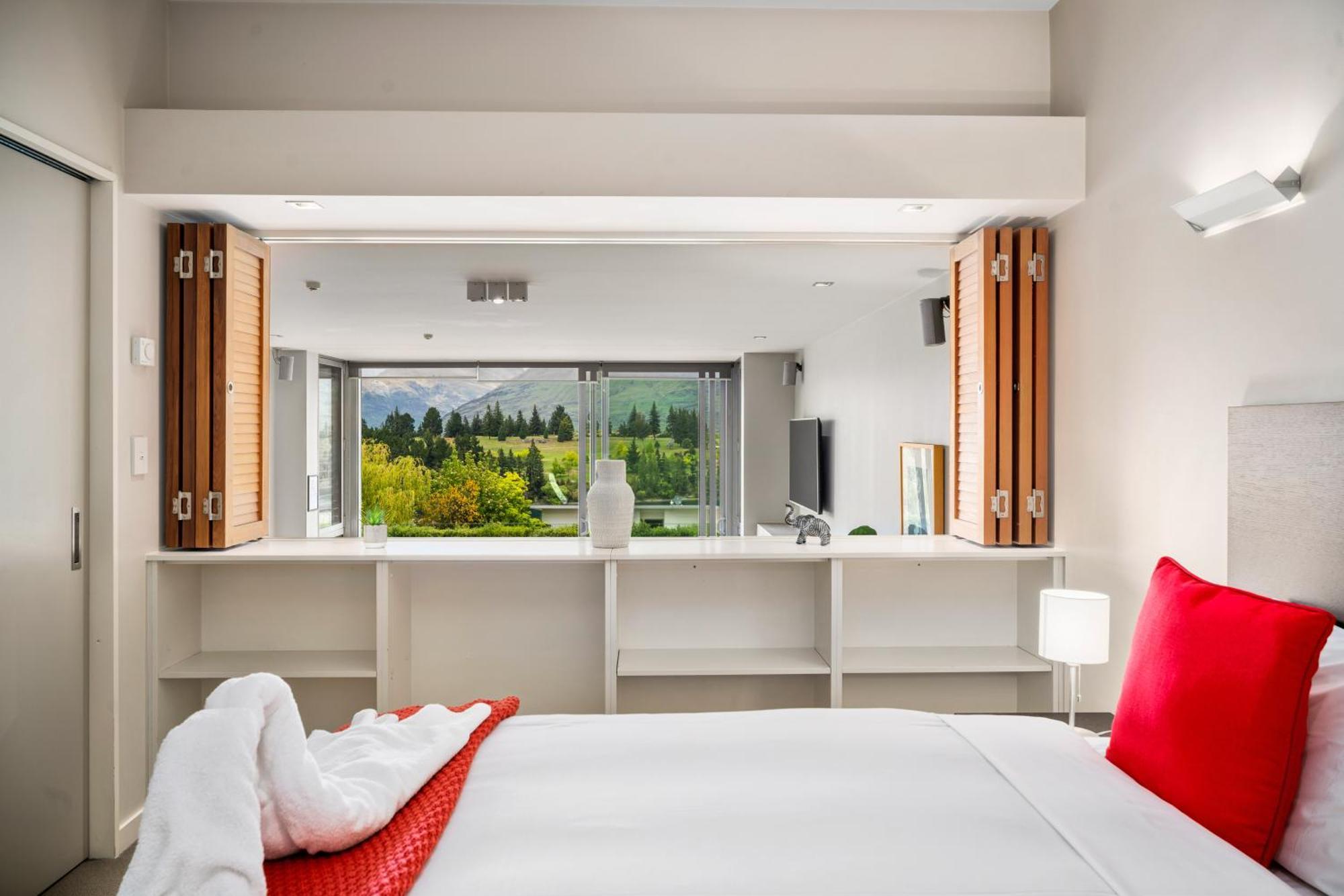 Modern Executive Living In Pounamu - 16 Apartment Queenstown
