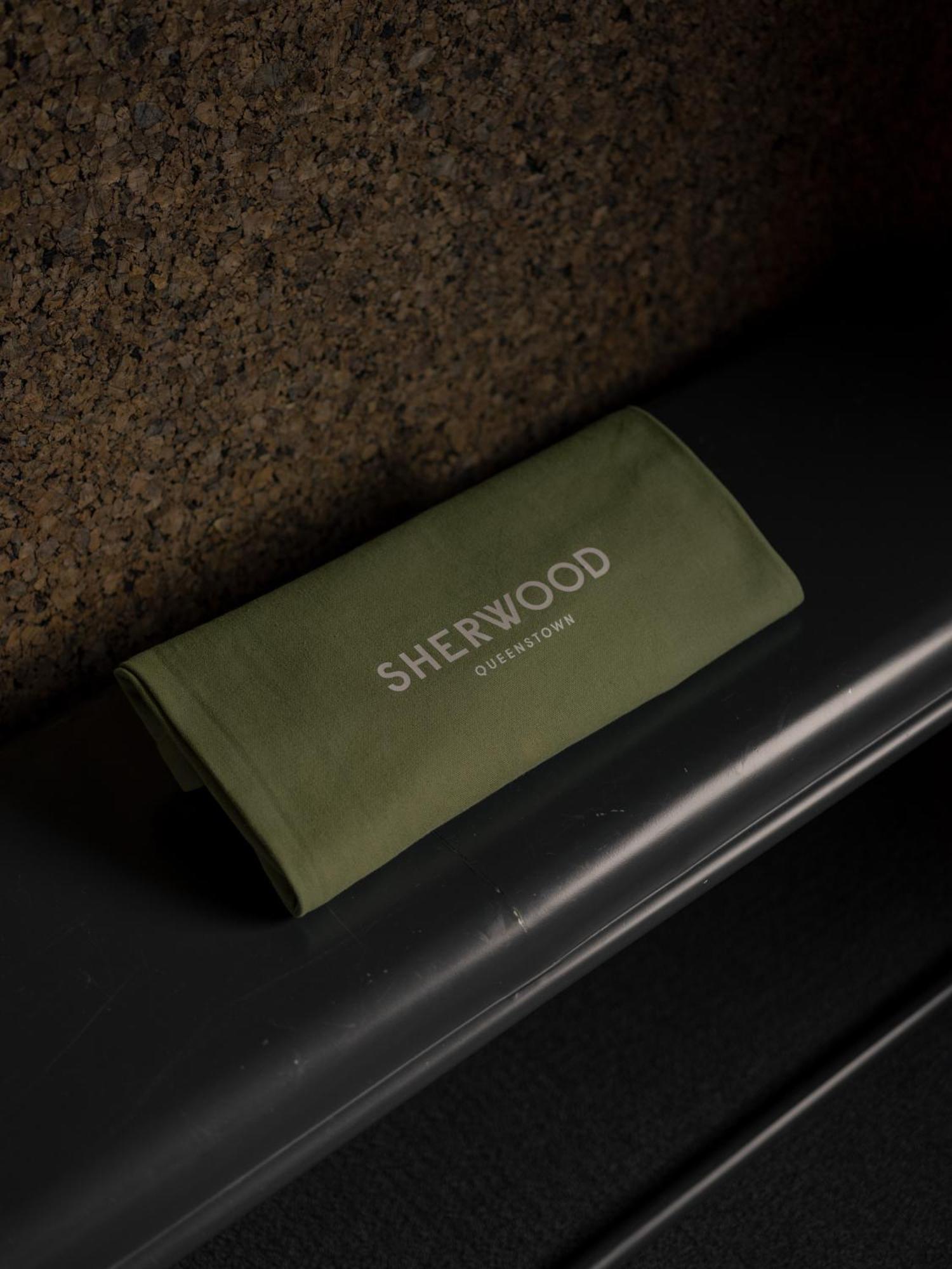 Sherwood 4*