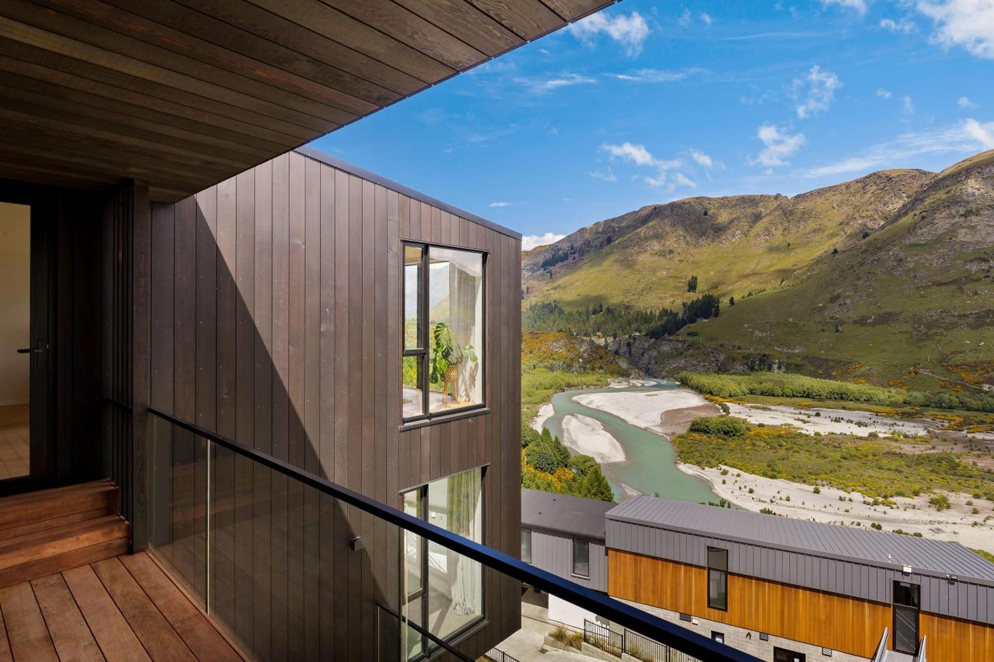 Stunning Mountain Views In Queenstown-hot Tub Holiday home