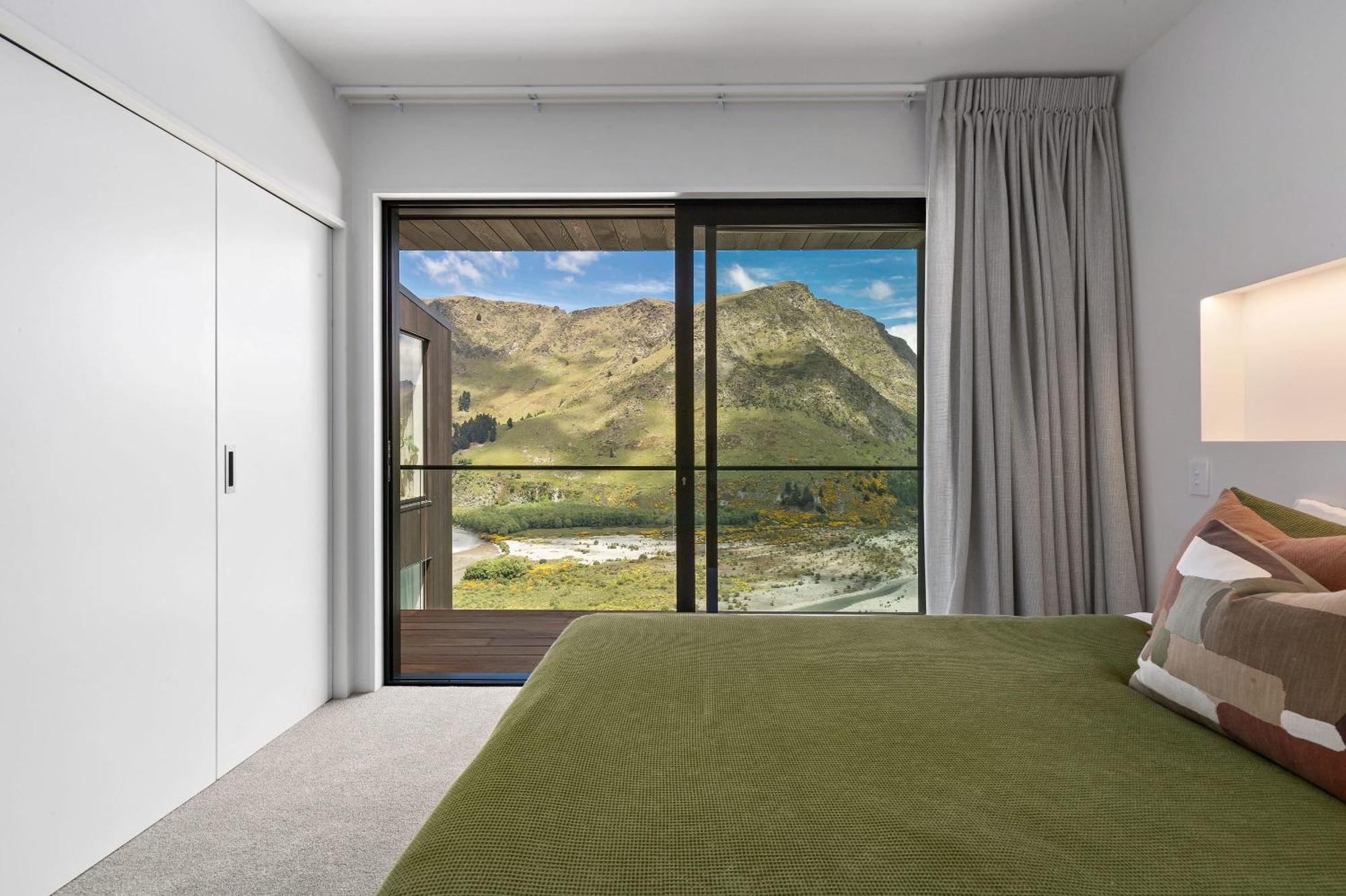 Stunning Mountain Views In Queenstown-hot Tub Holiday home Queenstown