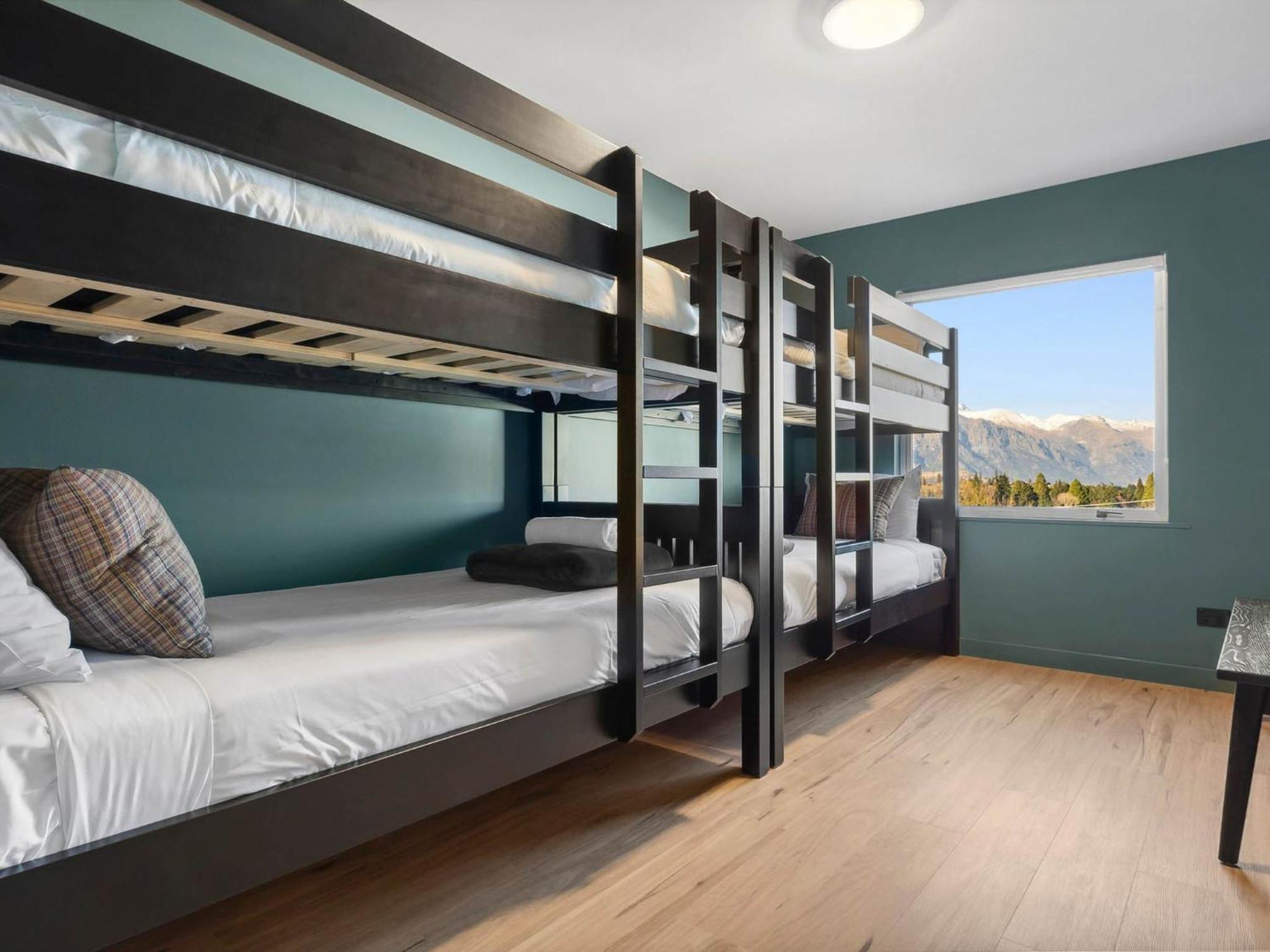 Hampshire - Lakeview 4* Queenstown