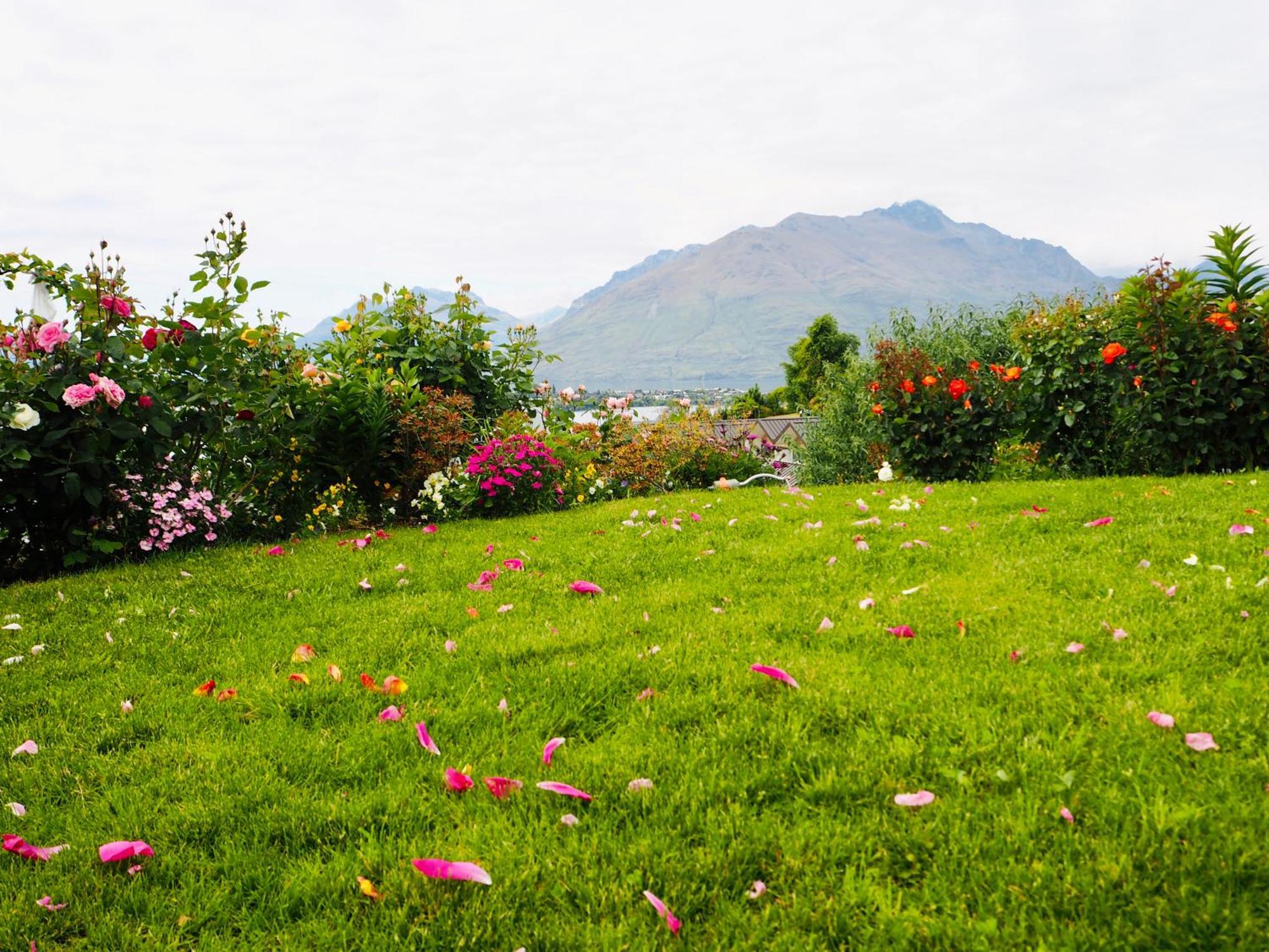 Amazing View #2 & Floor Heating Homestay *
