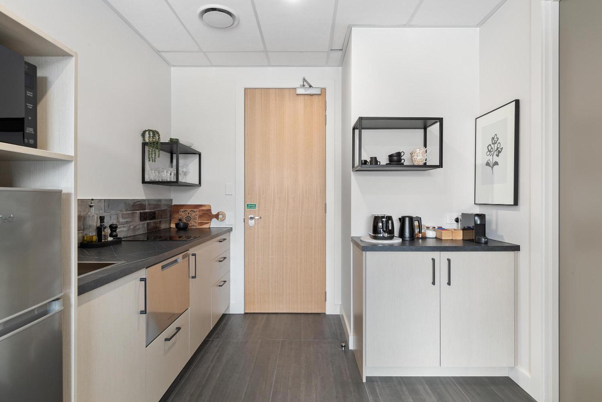 Apartment 12th Avenue *