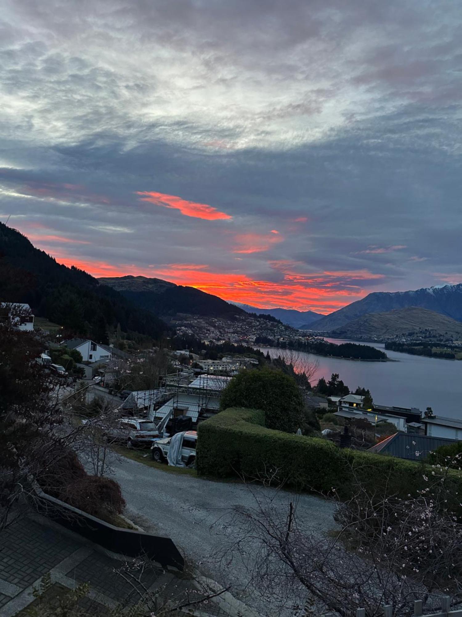 Fabulous With Great Views Apartment Queenstown