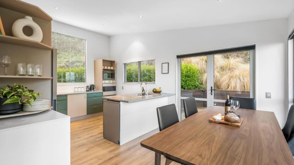 Opuke House- Free Parking- Views- Bbq- *