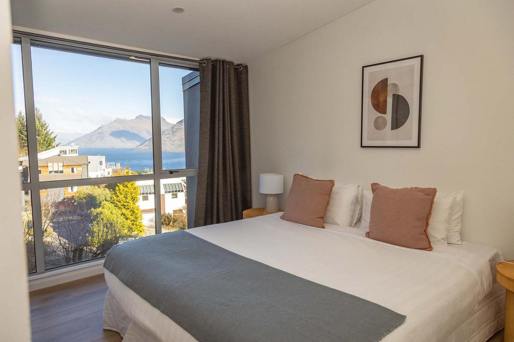 Opuke House- Free Parking- Views- Bbq-