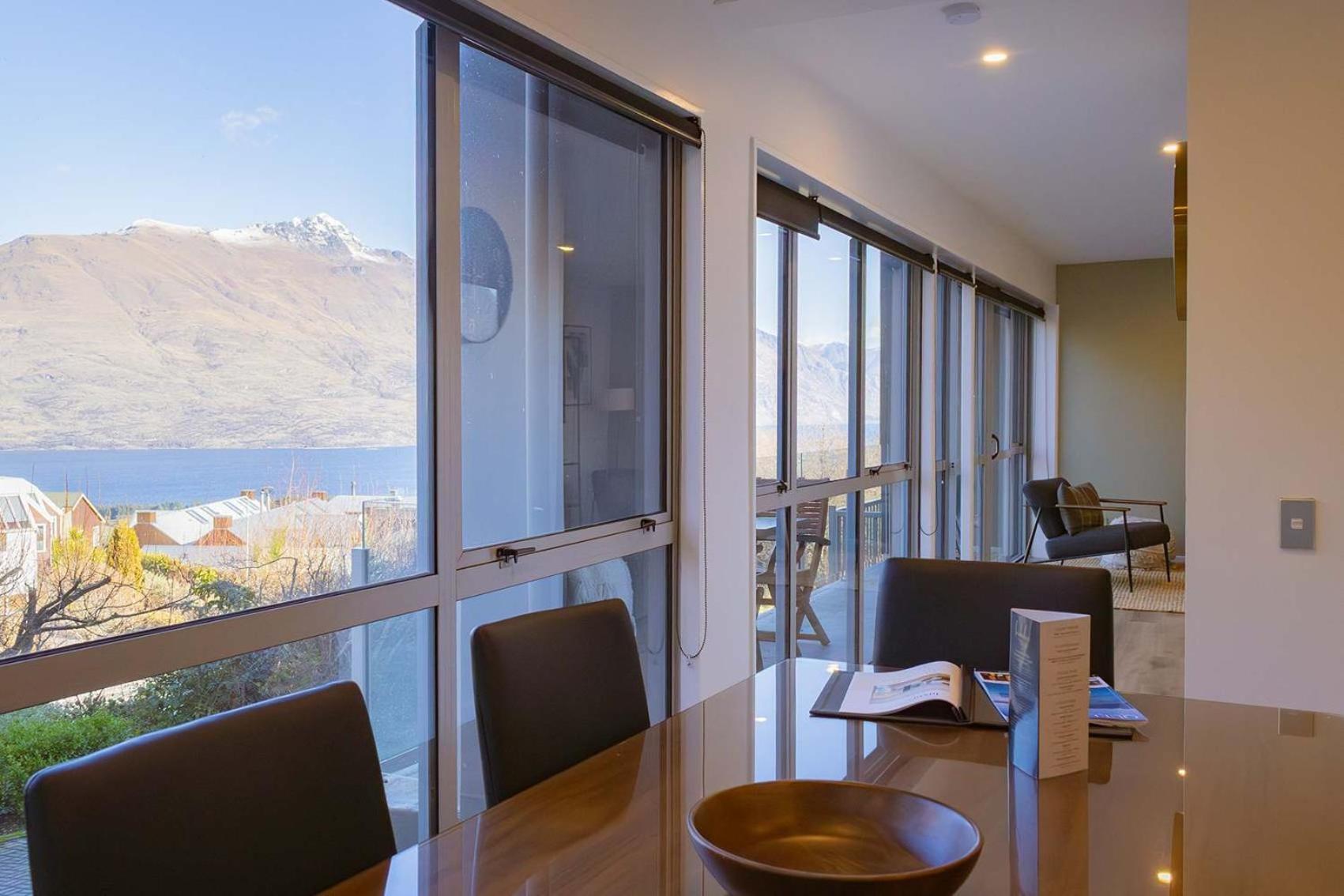 Opuke House- Free Parking- Views- Bbq- Holiday home