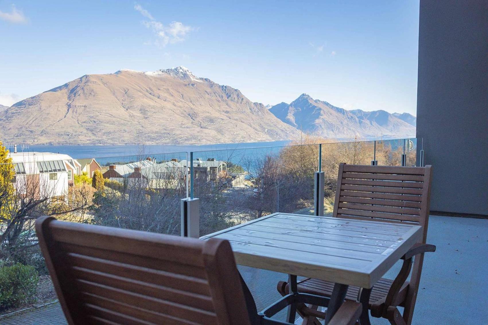 Opuke House- Free Parking- Views- Bbq- *