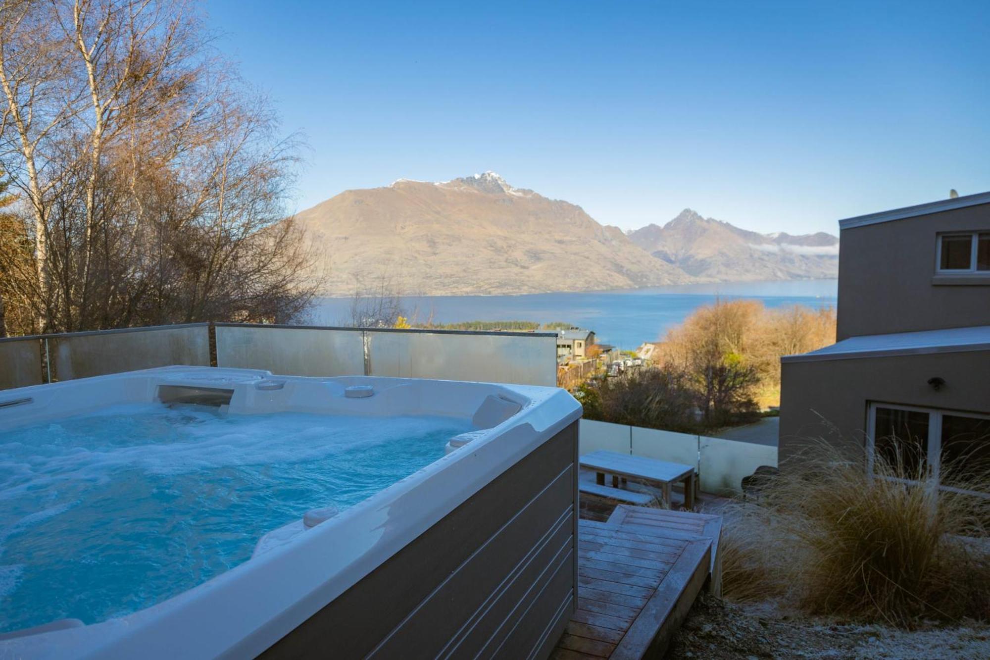 Opuke House- Free Parking- Views- Bbq-