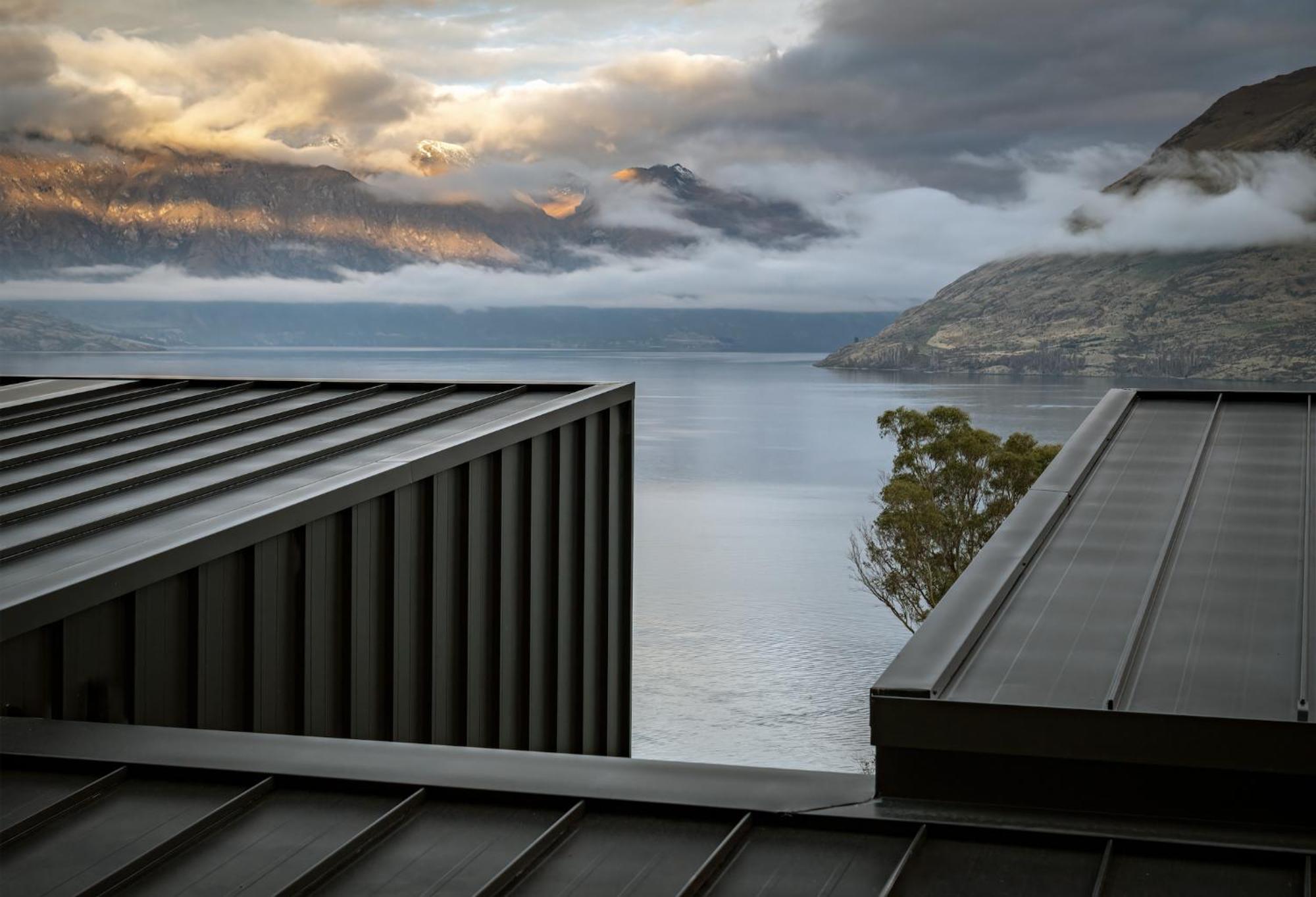 Crystal Waters Villa Queenstown