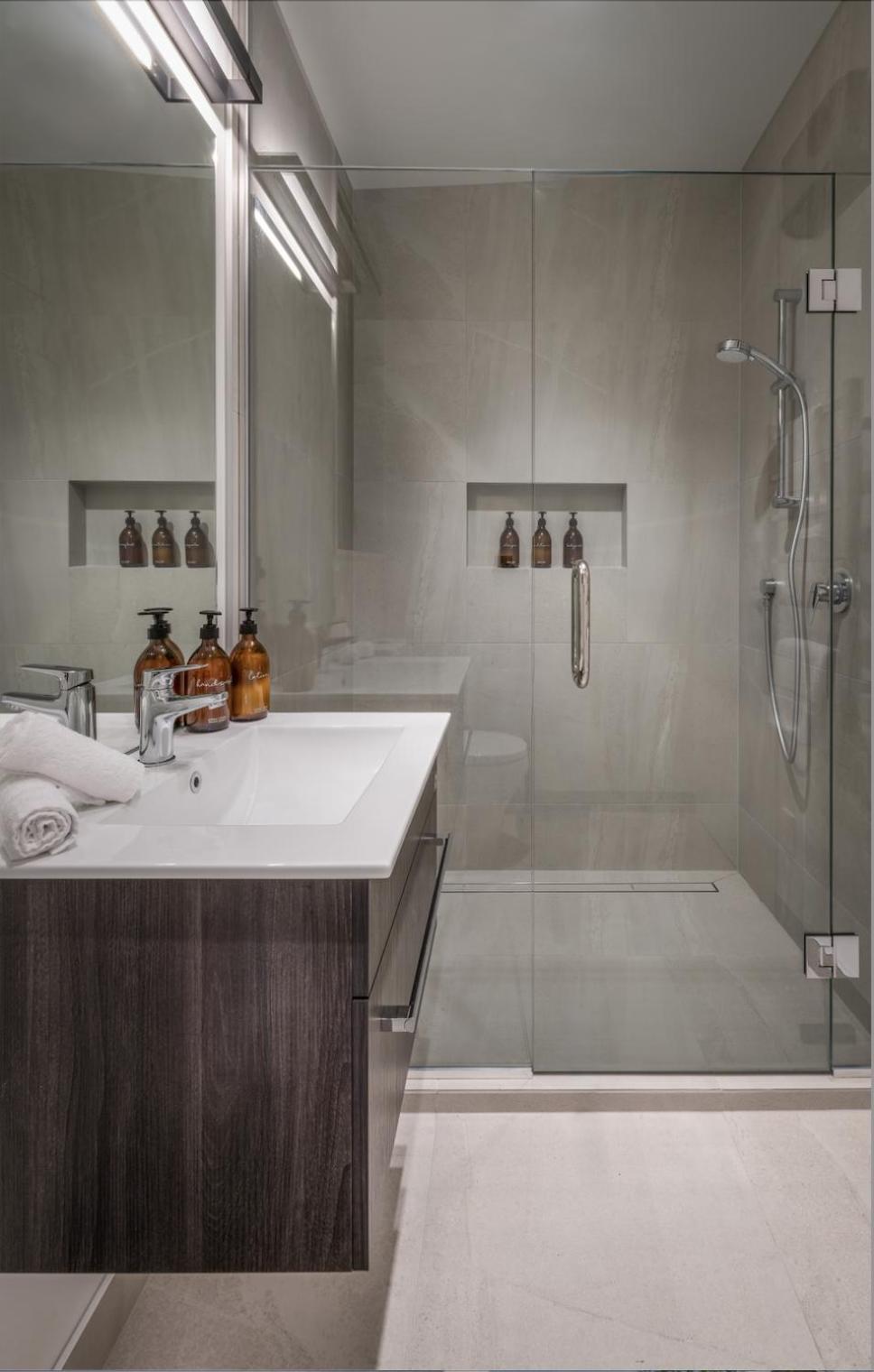 Crystal Waters Villa Queenstown