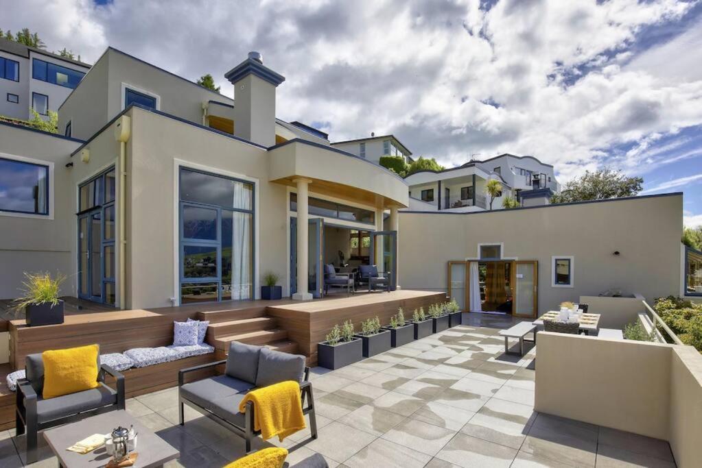 Picturesque On Peregrine, Close To Town With Views * Queenstown