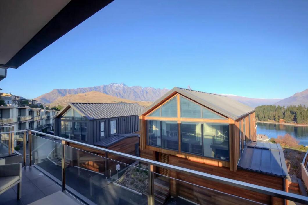 Panorama Terrace - Element Escapes Apartment
