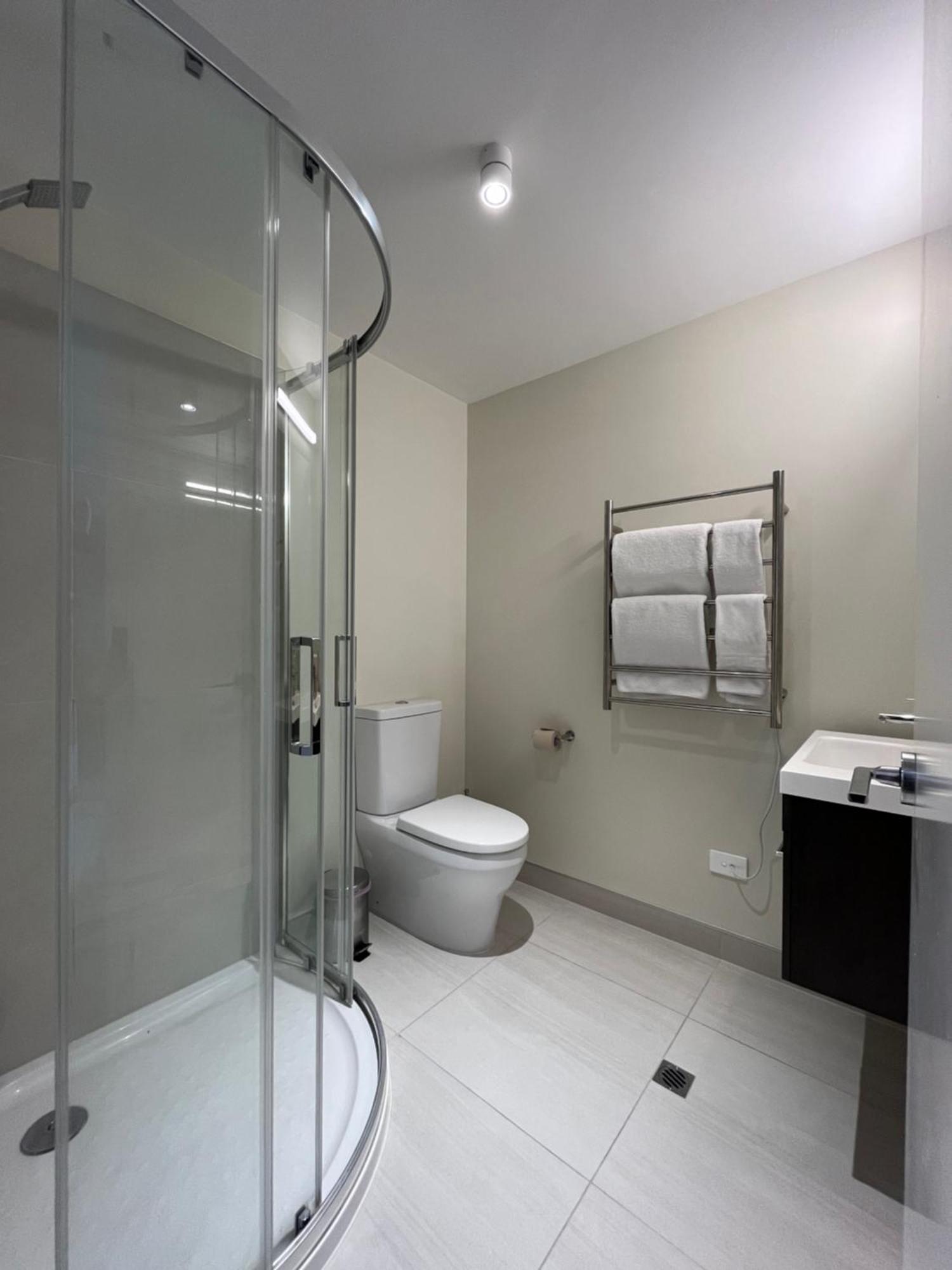 Apartment - 5mins To Airport - Aircond - Free Wifi - Walk To Centre Queenstown