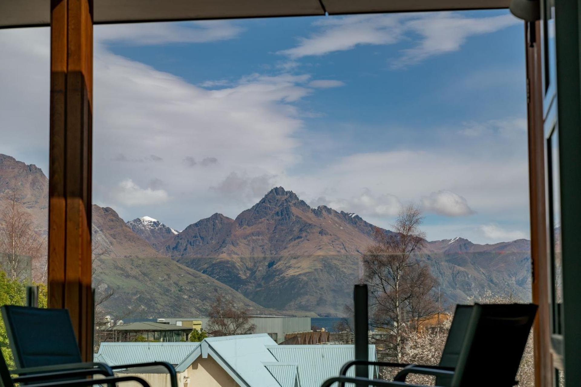 Cecil Peak View Apartment Queenstown