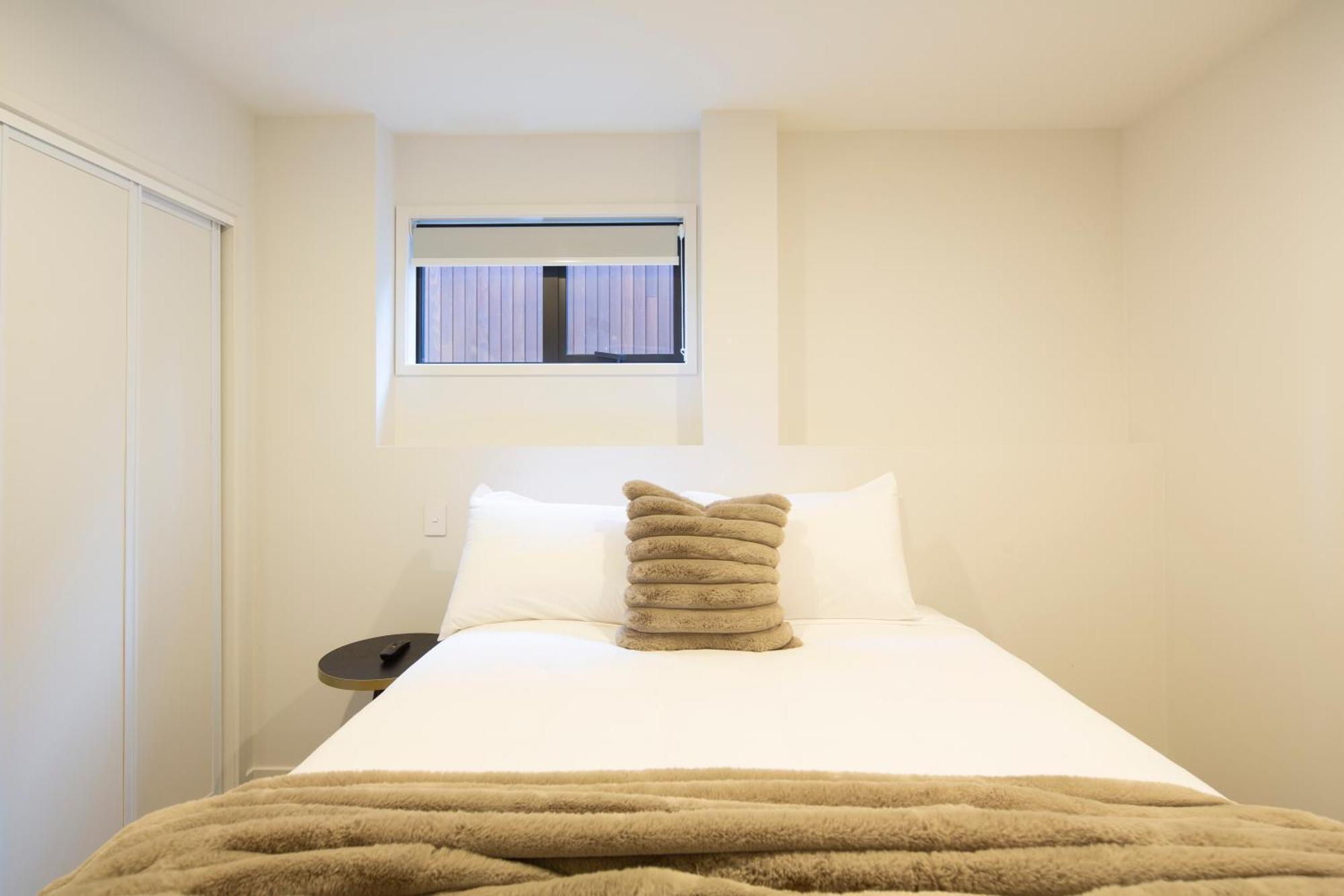 Stylish 2-br Home, Scenic Balcony, Key Amenities * Queenstown
