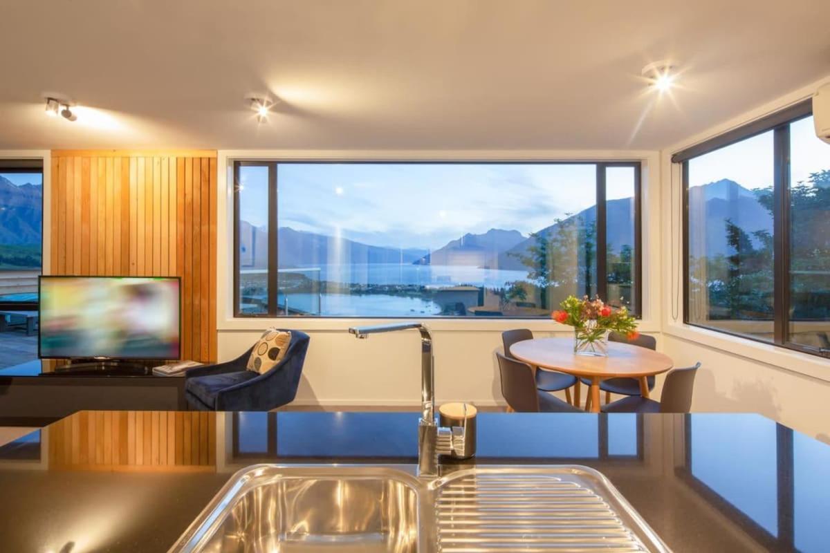 Highlands Apt- Views- Free Parking- Ac- Bbq Apartment *