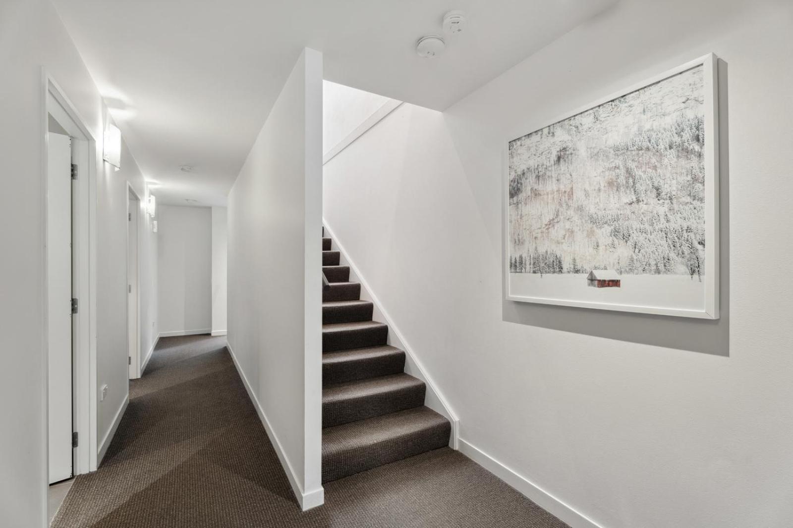 Apartment Happy Daze -