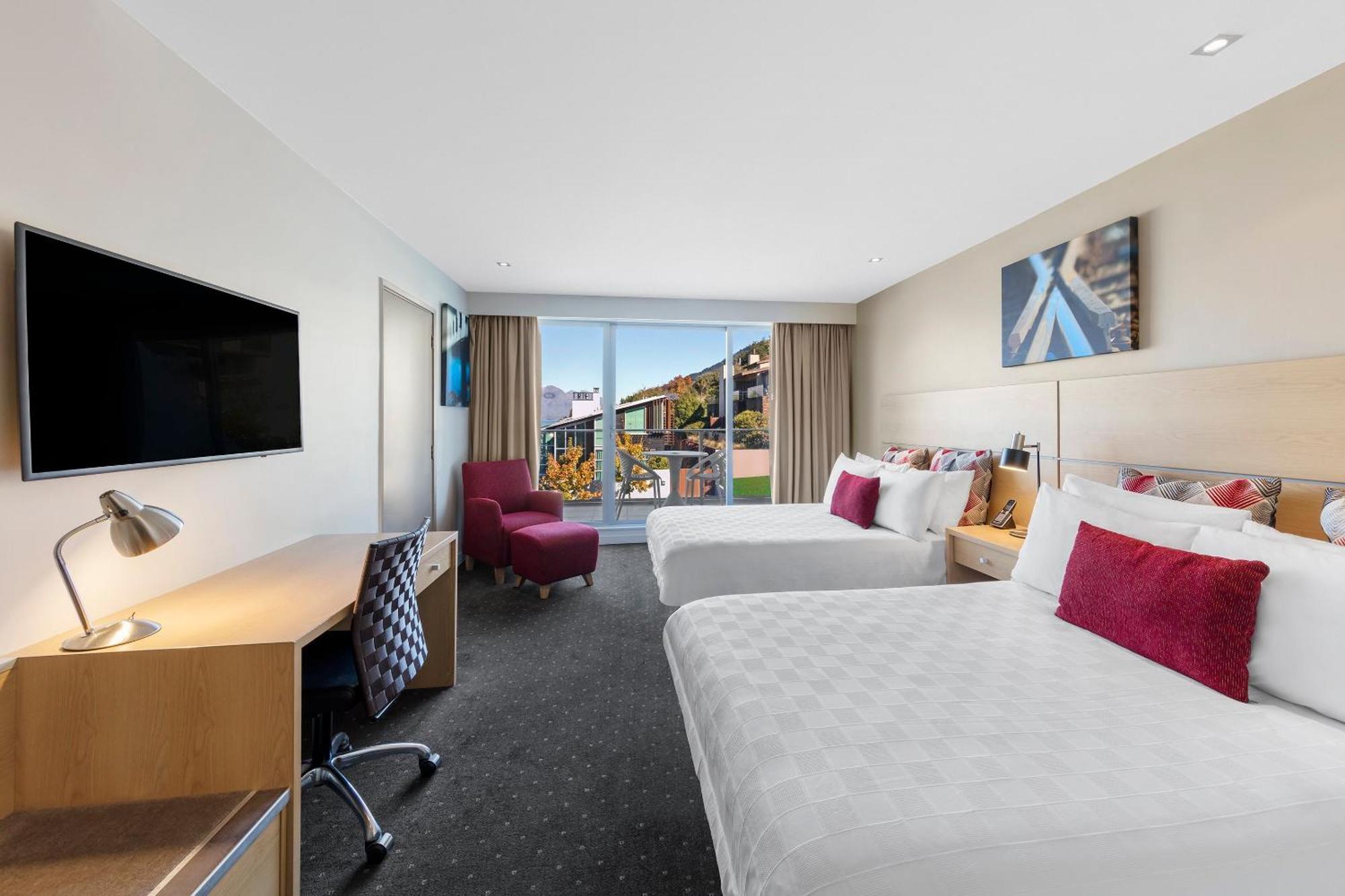 Crowne Plaza By Ihg 4*