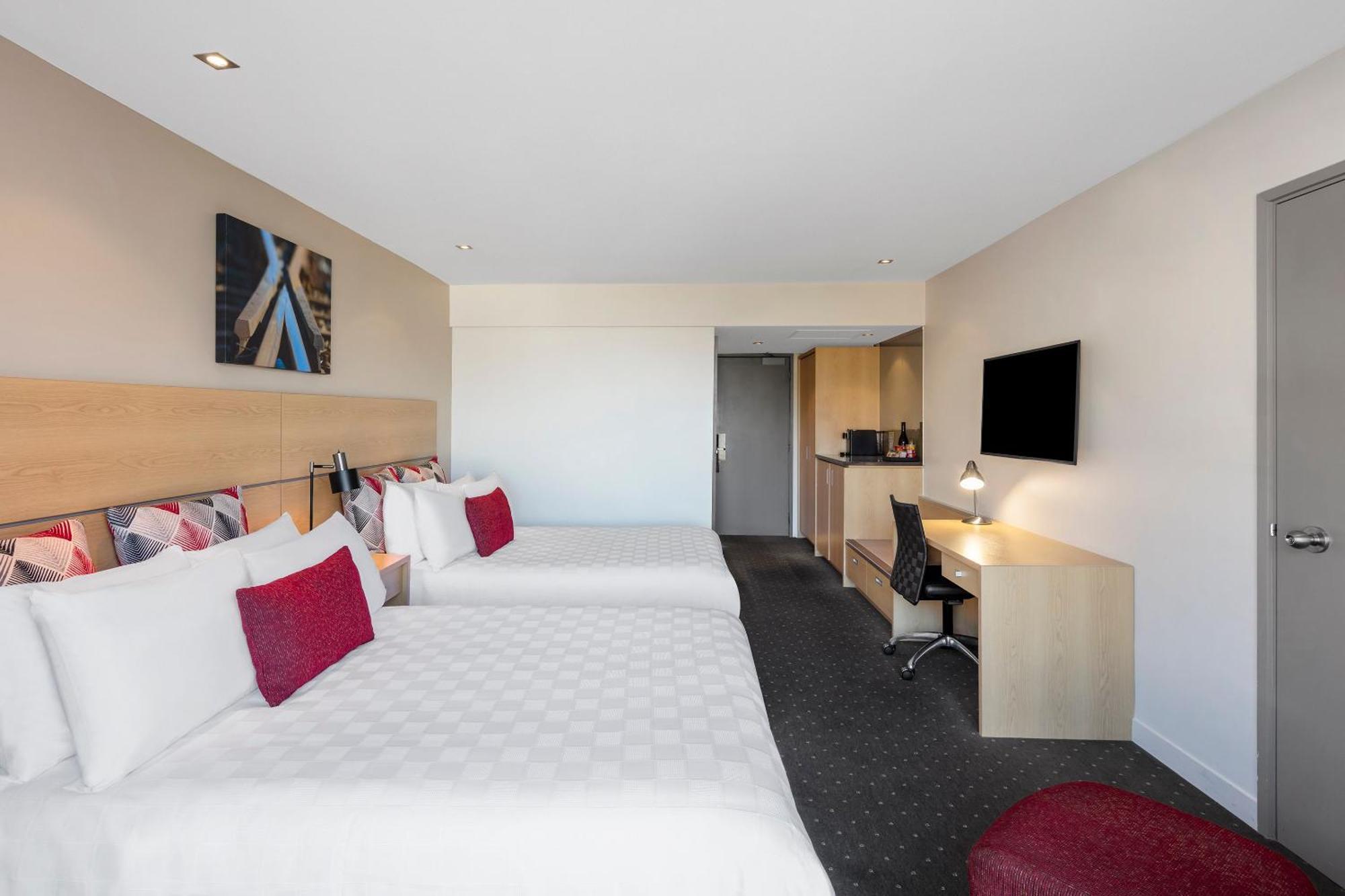 Crowne Plaza By Ihg Hotel