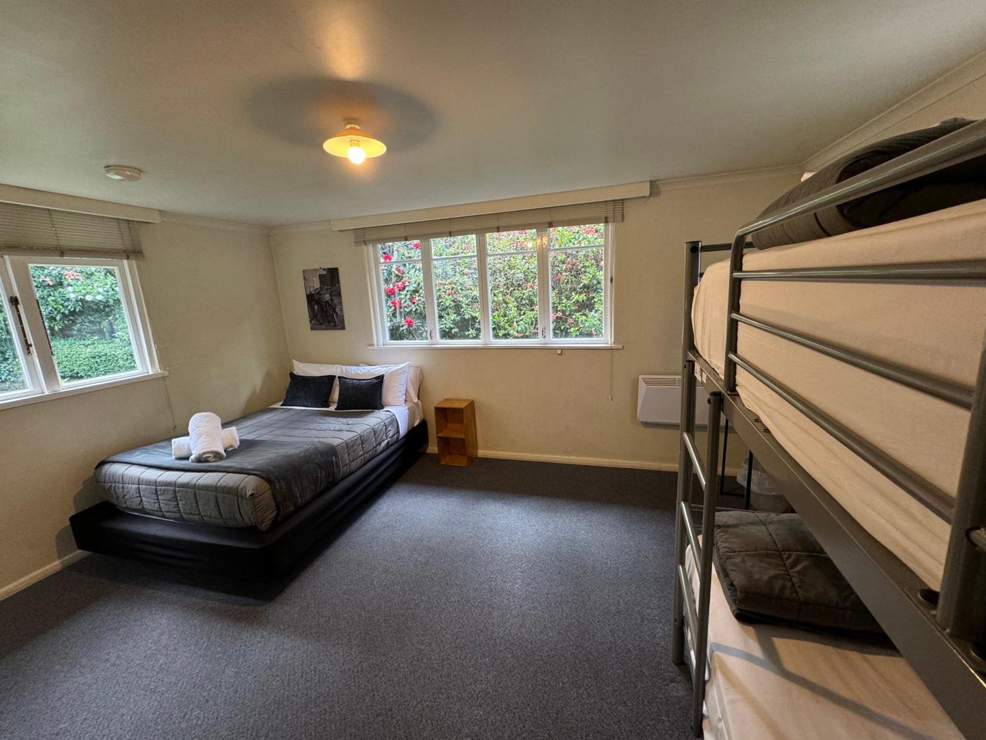 Pinewood Lodge *