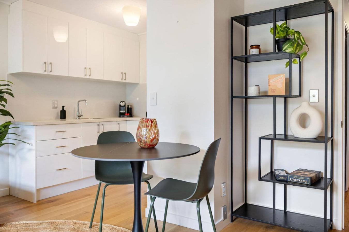 Apartment Stones Throw Away -