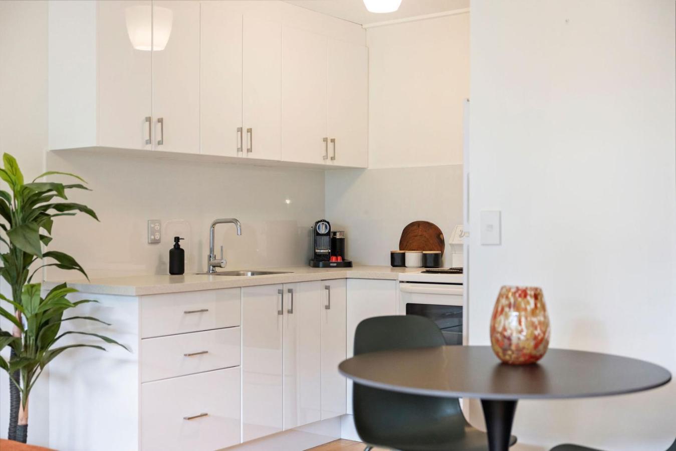 Stones Throw Away - Apartment *