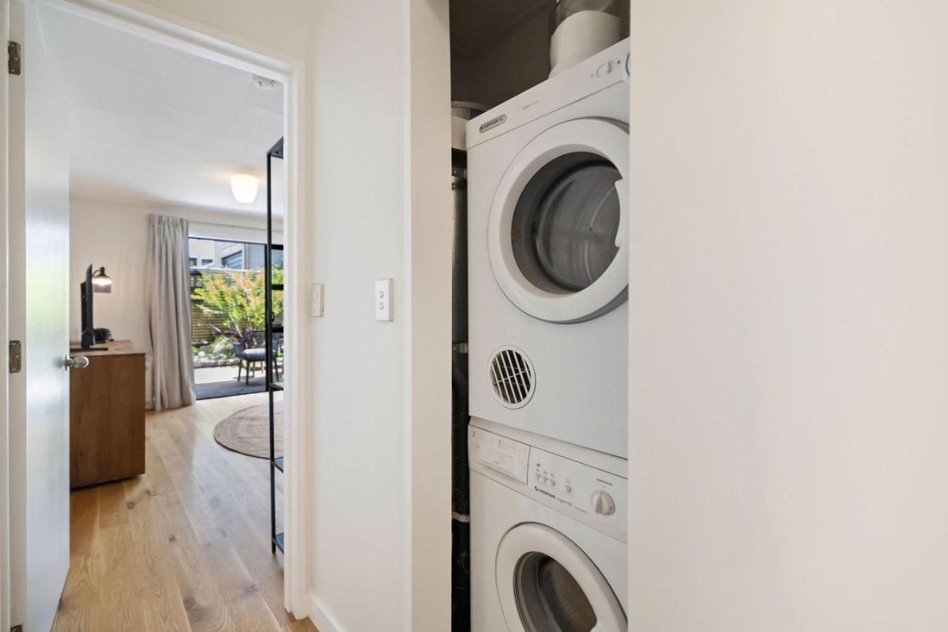 Stones Throw Away - Apartment Queenstown