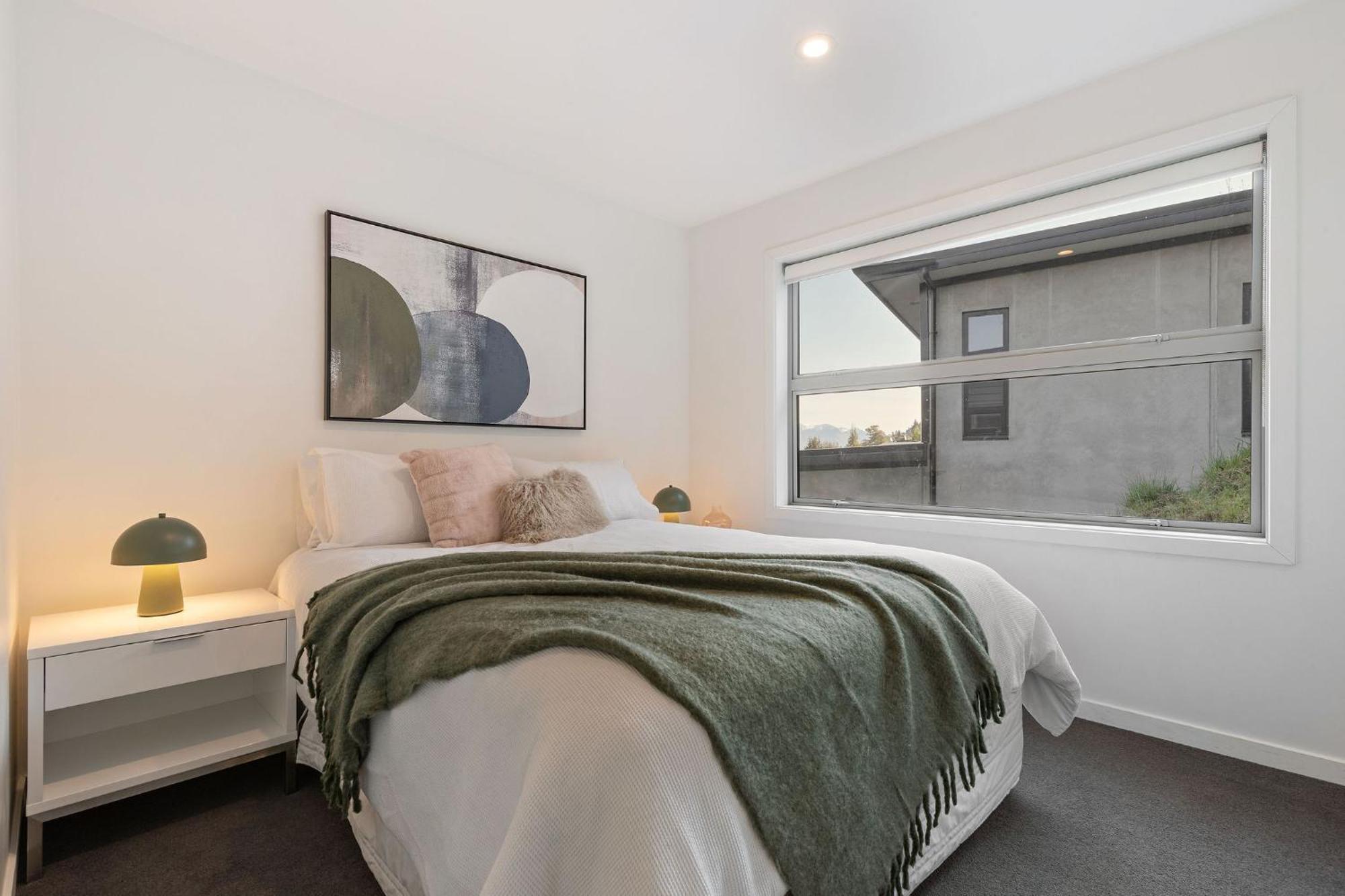 Views On De La Mare Place, 3 Bdr, Free Wi-fi & Parking Holiday home Queenstown
