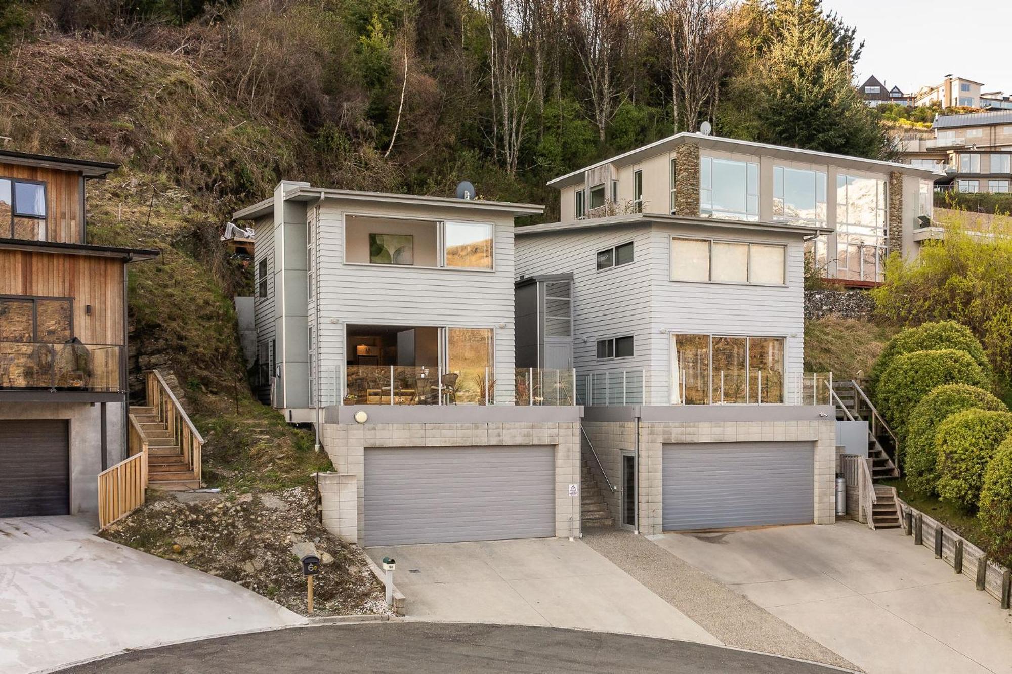 Views On De La Mare Place, 3 Bdr, Free Wi-fi & Parking Holiday home Queenstown