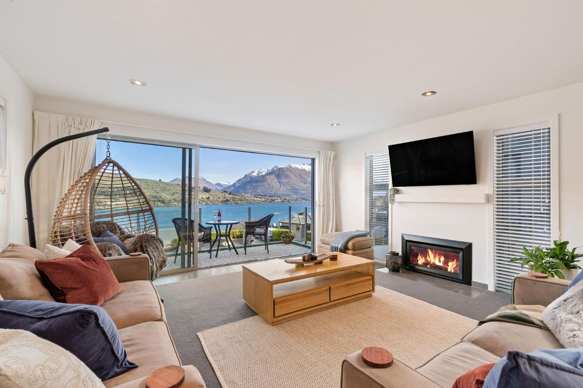 Views On De La Mare Place, 3 Bdr, Free Wi-fi & Parking Holiday home