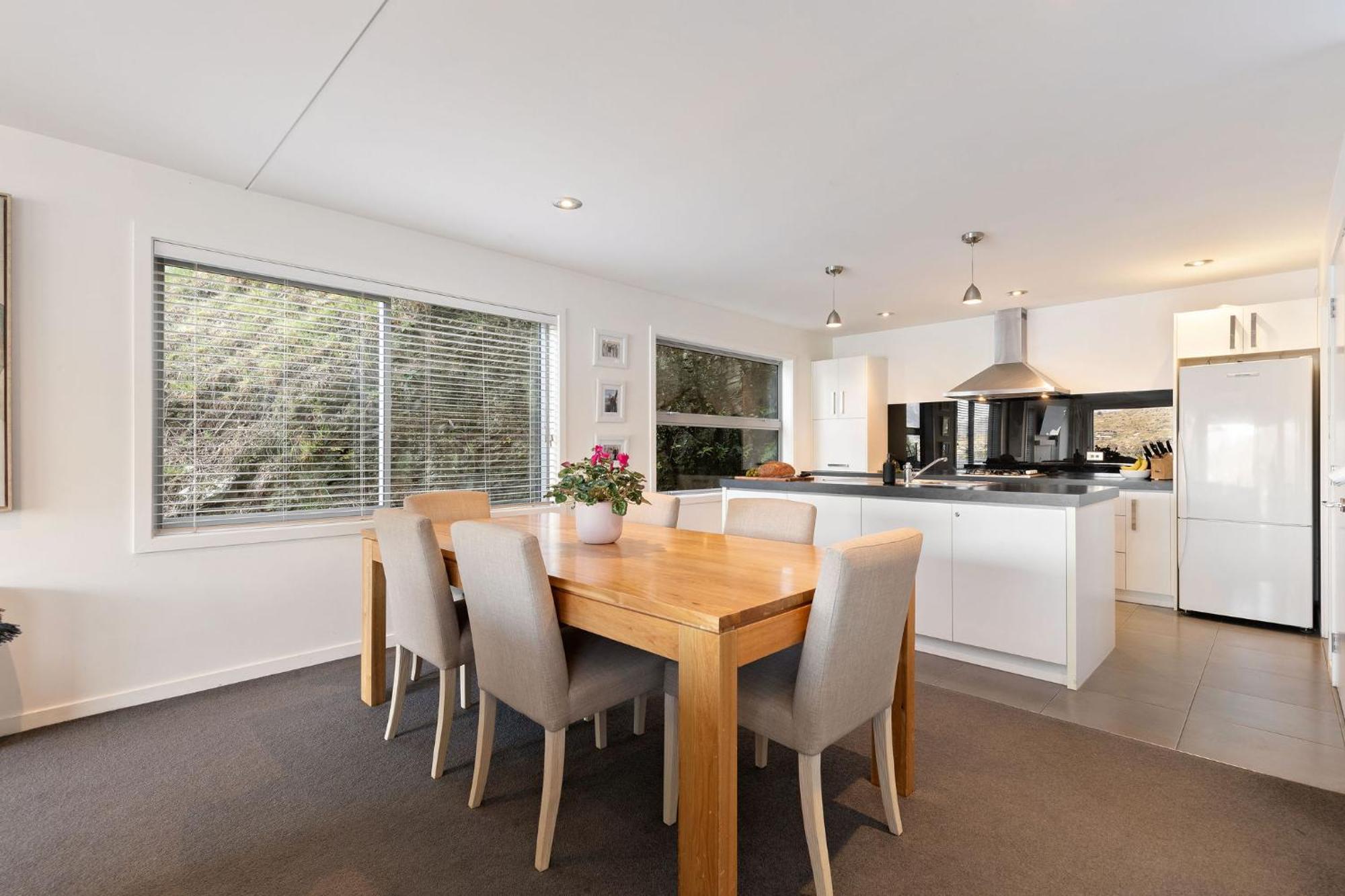 Holiday home Views On De La Mare Place, 3 Bdr, Free Wi-fi & Parking Queenstown