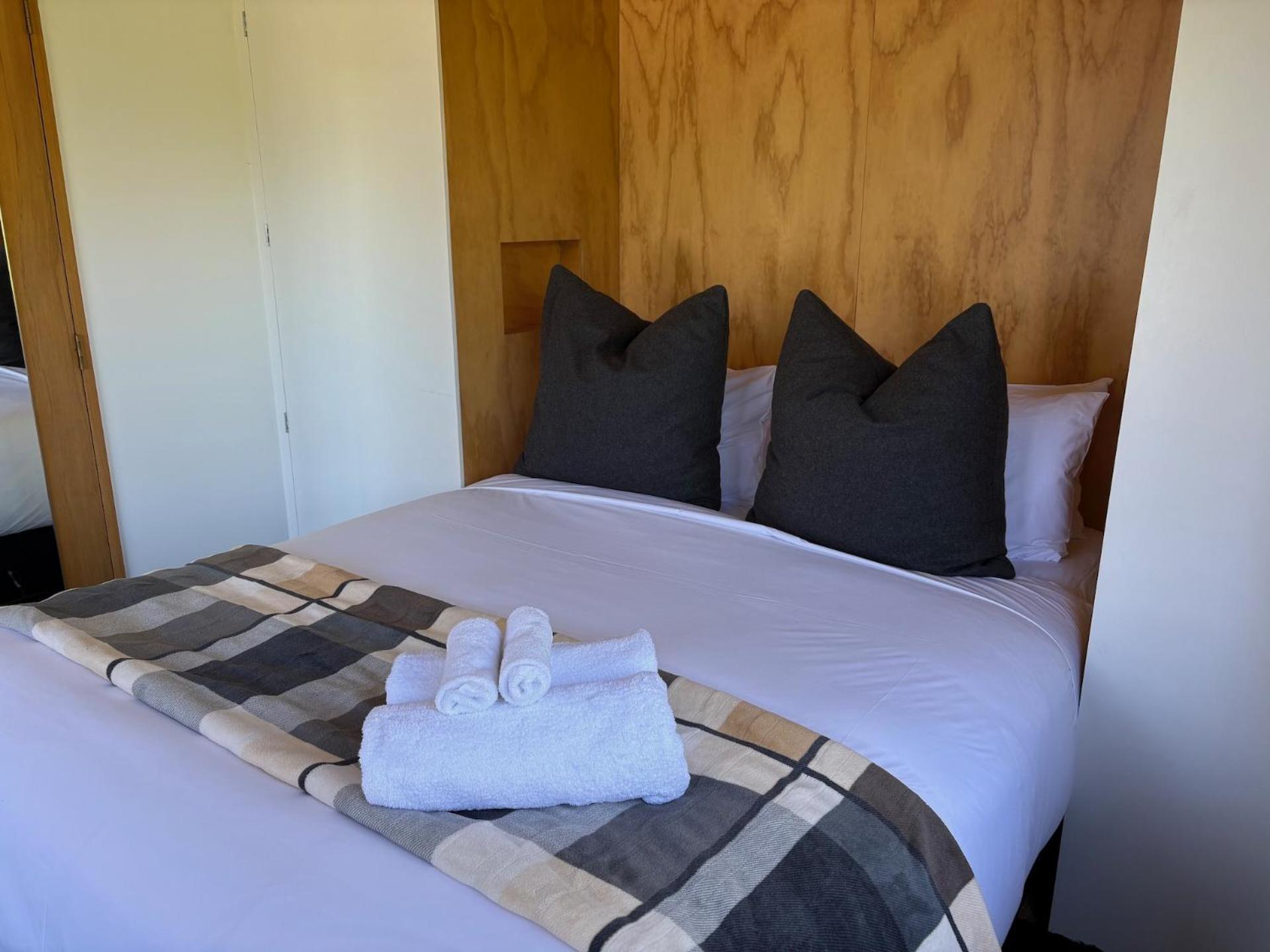 Lakehouse - Water Taxi To Queenstown! Holiday home Queenstown