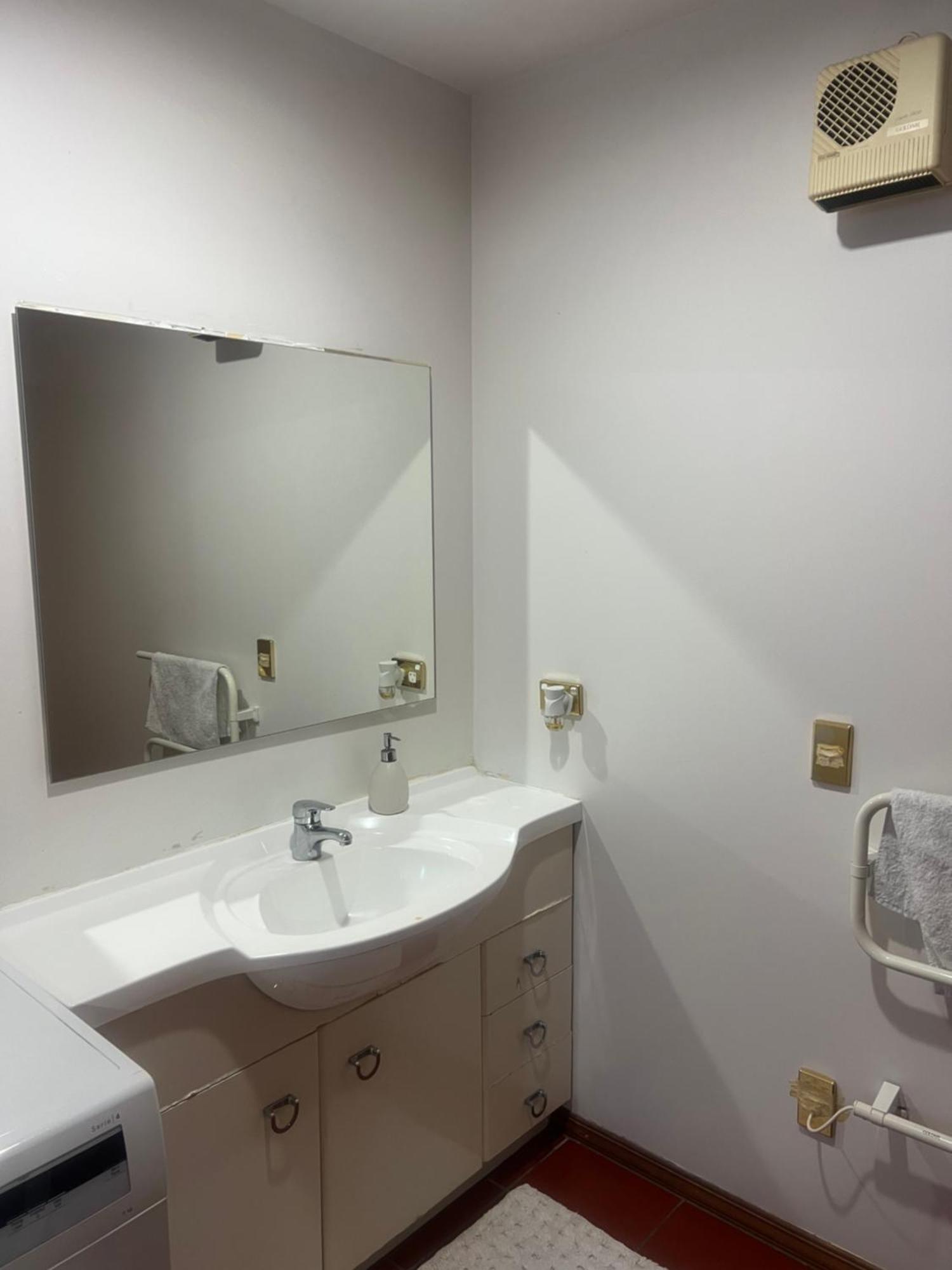 Affordable Double Walking Distance To Town Queenstown