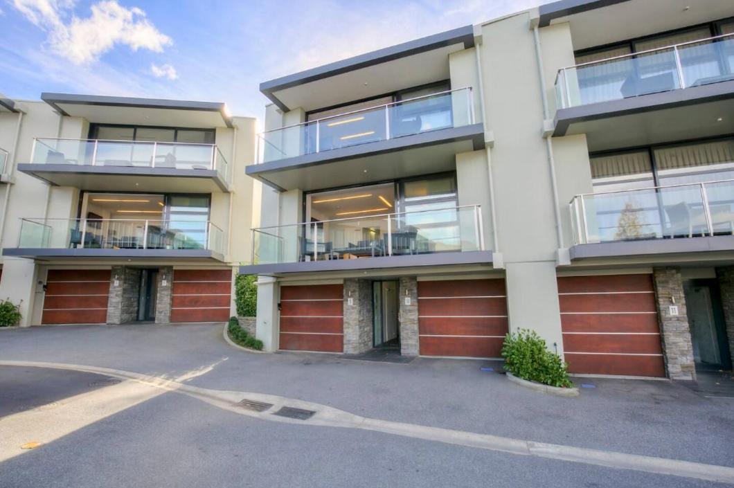 Panorama Terrace - Element Escapes Apartment *