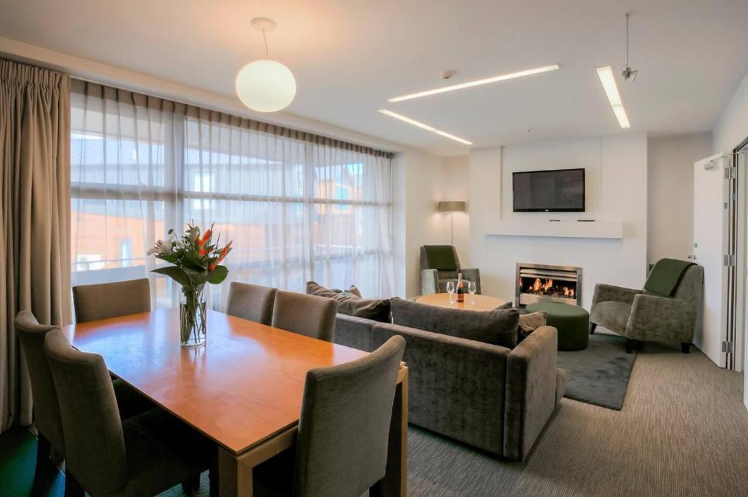Panorama Terrace - Element Escapes