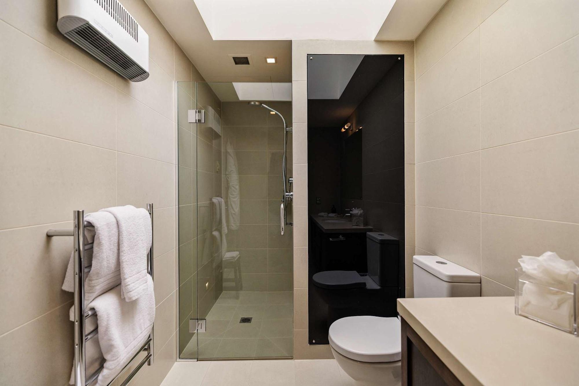 Creighton 2- Spacious Lakeshore Apartment Queenstown