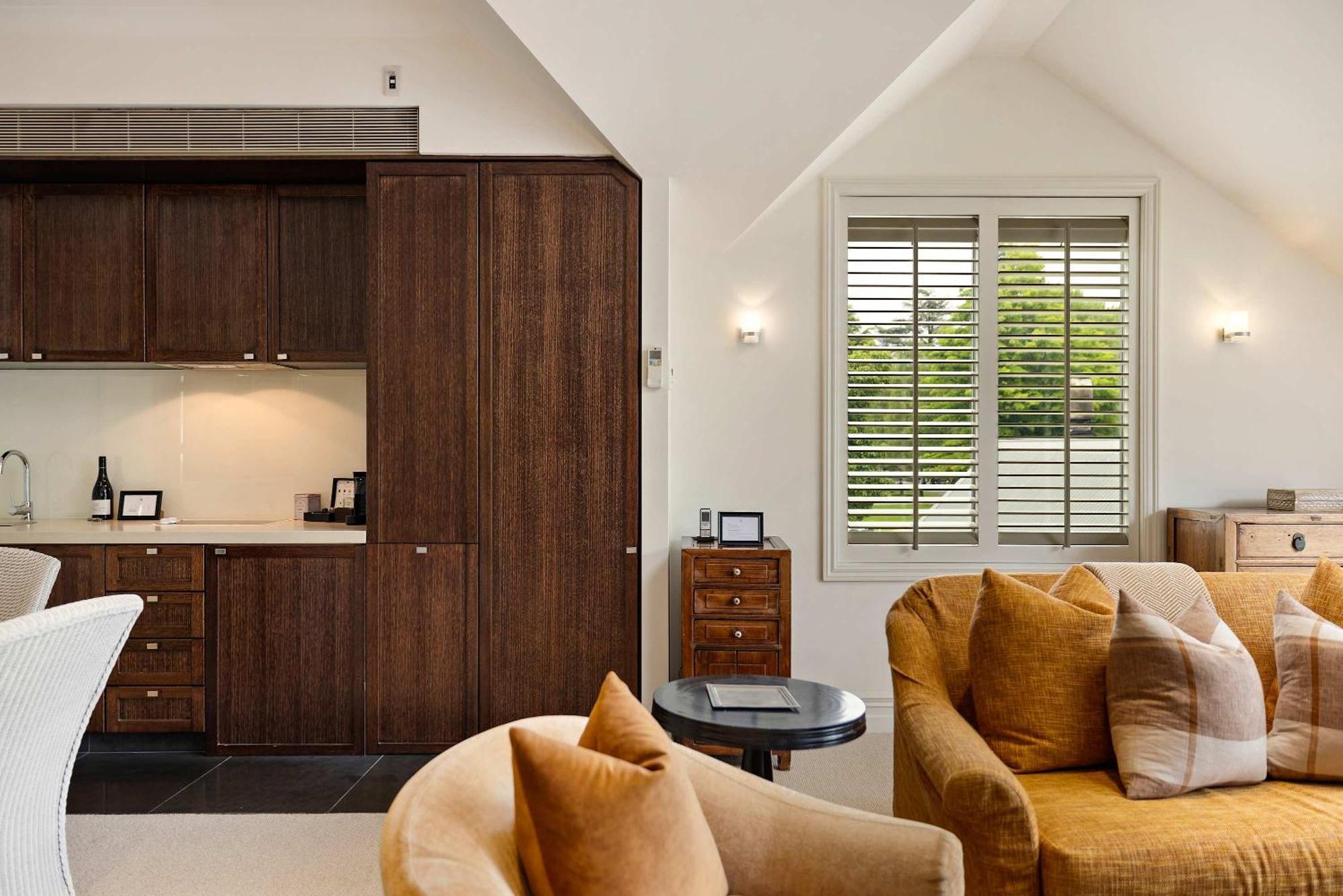 Creighton 2- Spacious Lakeshore Apartment Queenstown