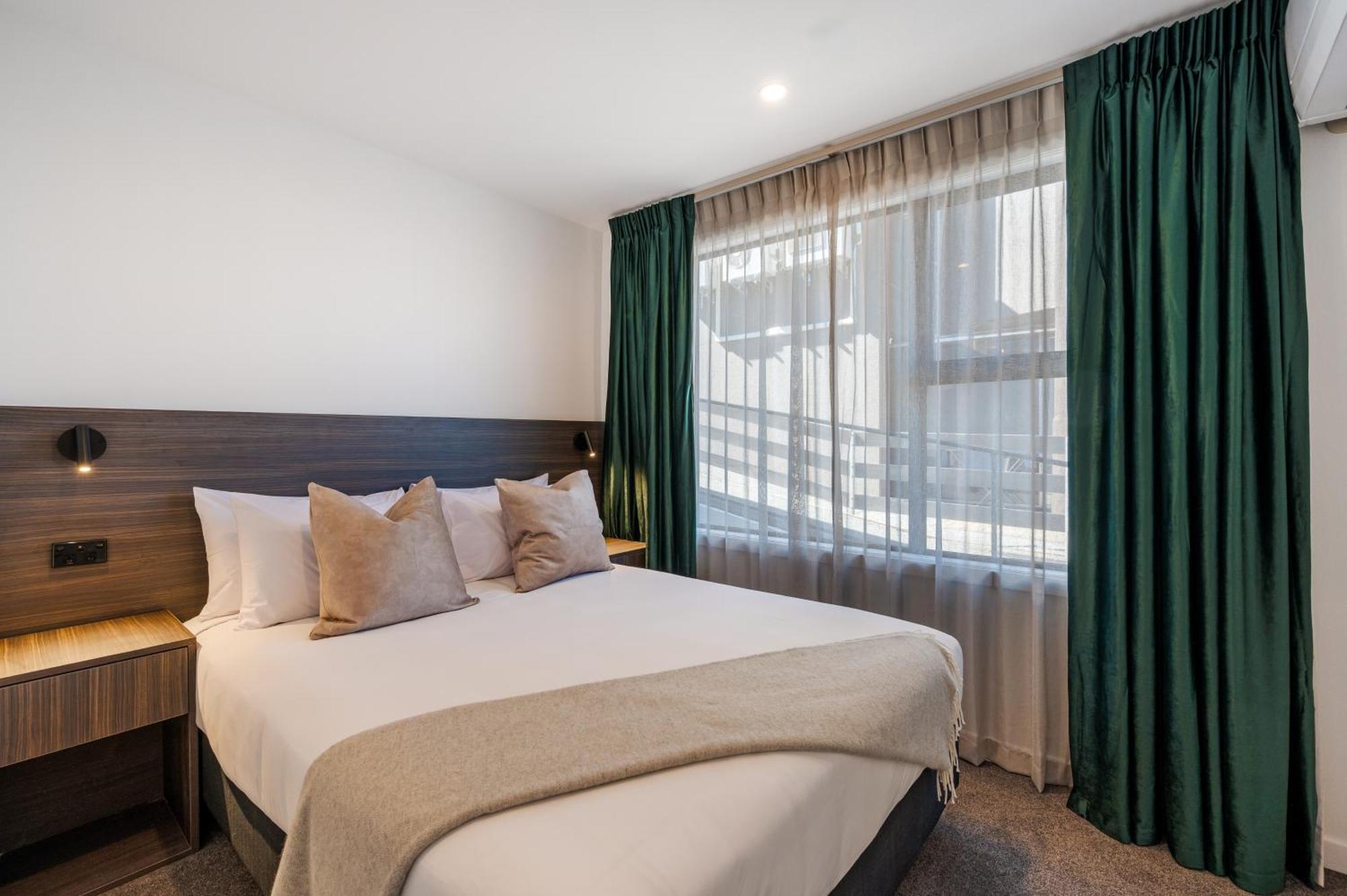 Luxe & Motel 5*
