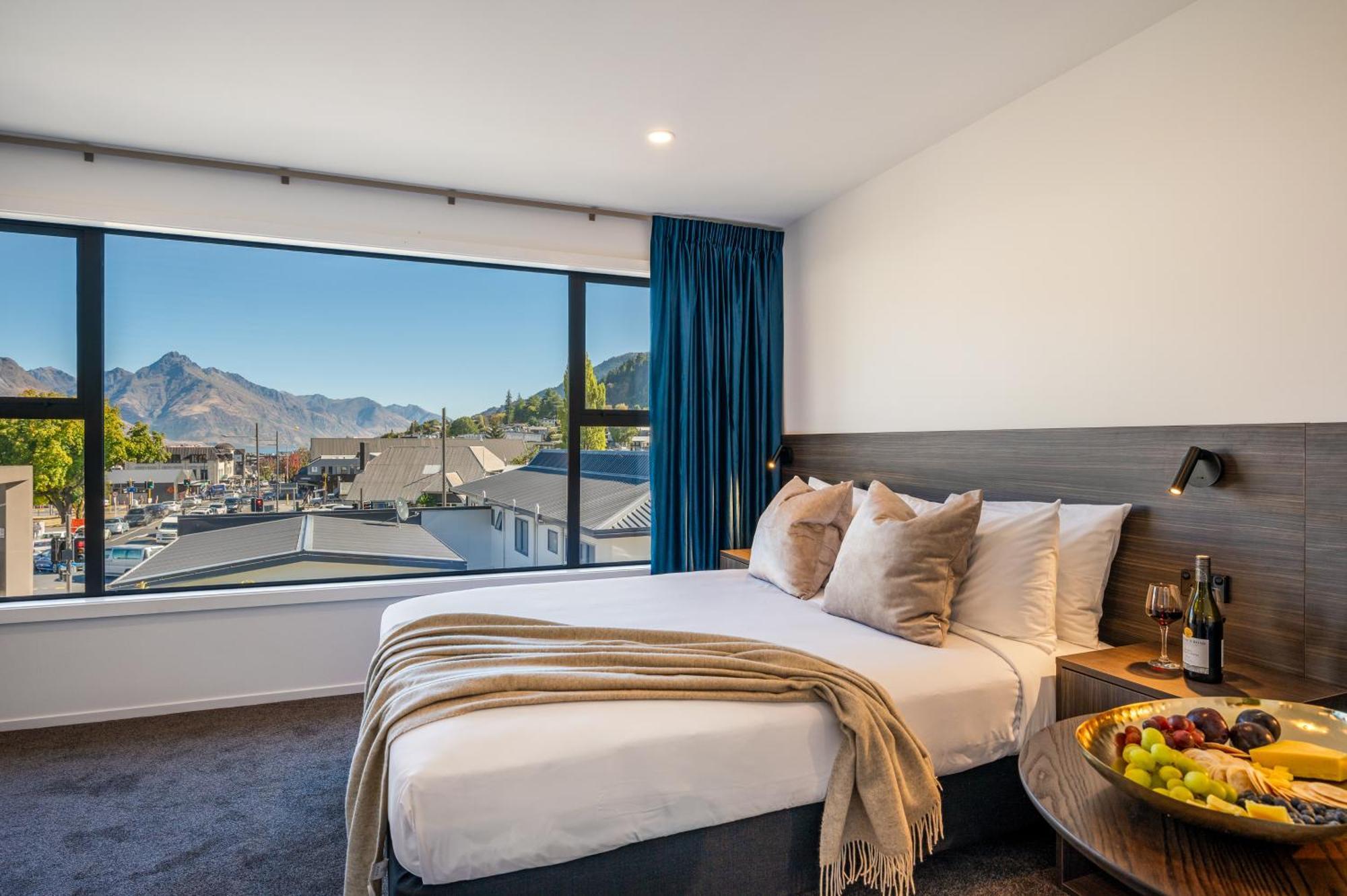 Luxe & Motel