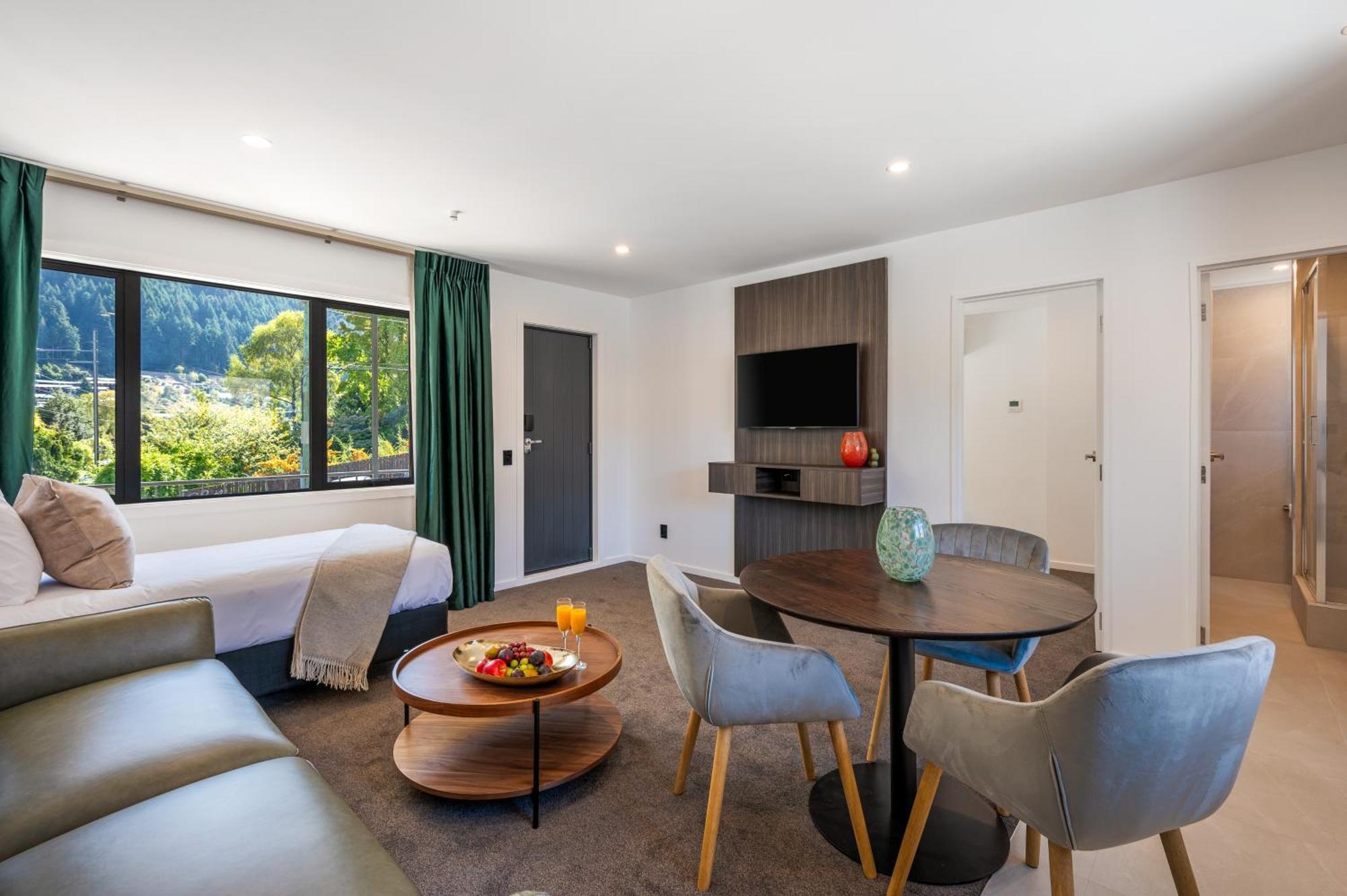 Luxe & Queenstown